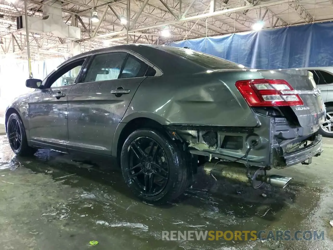 2 fotografías del automóvil dañado 1FAHP2F84KG101162 FORD TAURUS 2019