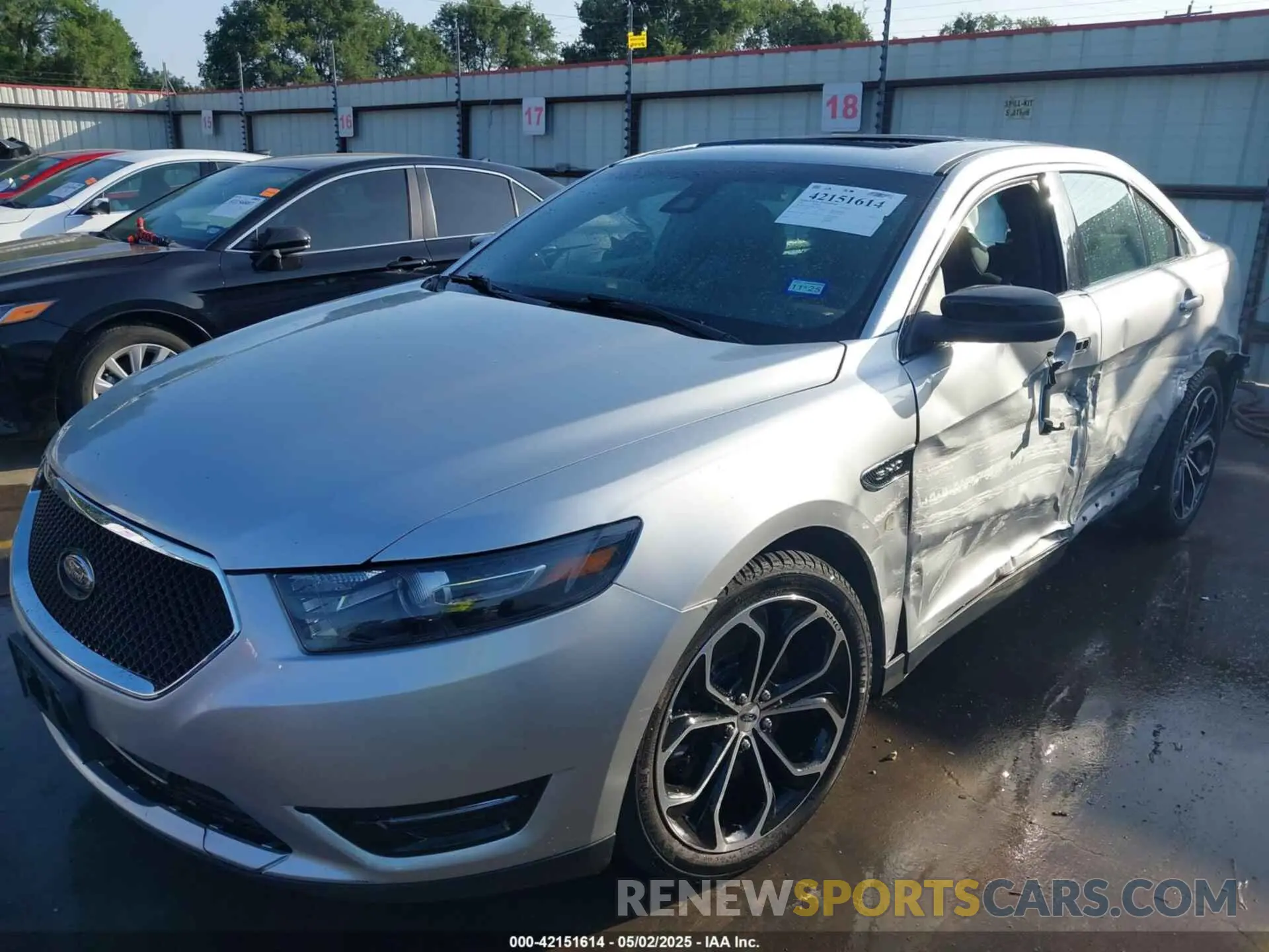 2 fotografías del automóvil dañado 1FAHP2KT7KG117933 FORD TAURUS 2019
