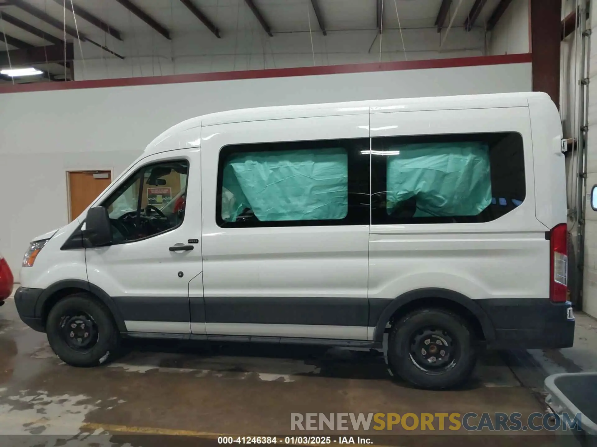 14 fotografías del automóvil dañado 1FMZK1CG0KKB58602 FORD TRANSIT-150 2019