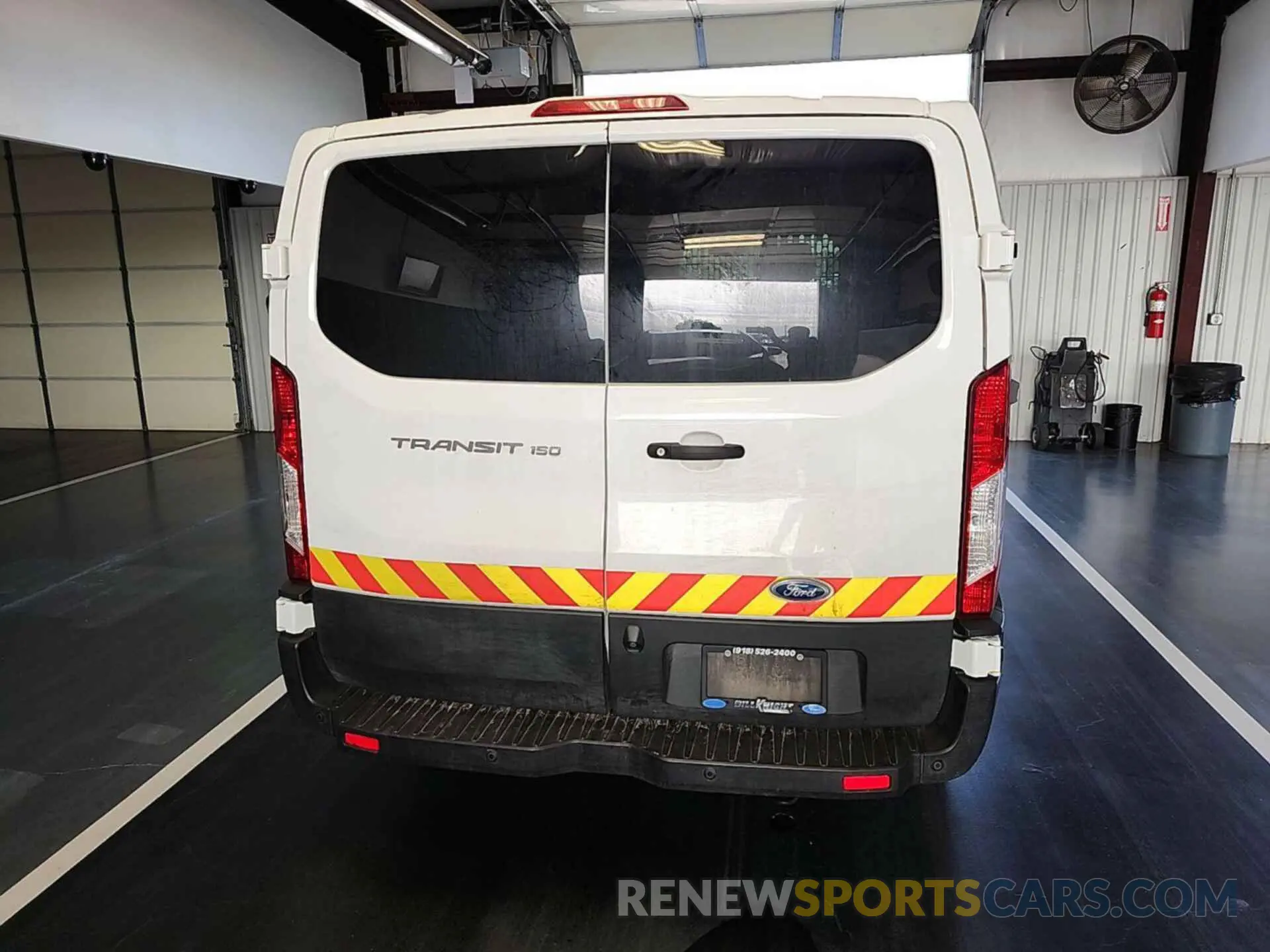 3 fotografías del automóvil dañado 1FTYE1YM0KKB28327 FORD TRANSIT-150 2019