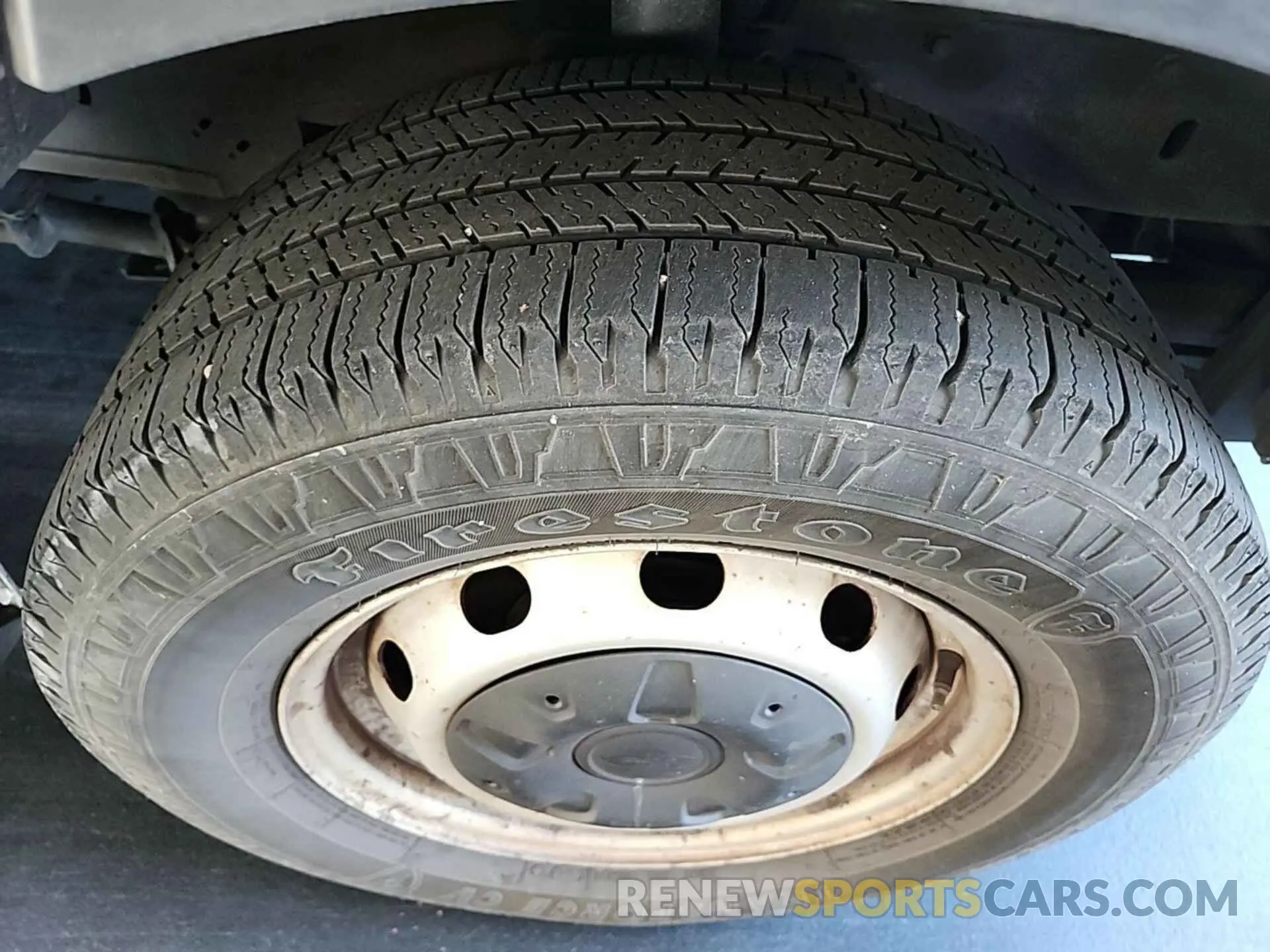 8 fotografías del automóvil dañado 1FTYE1YM0KKB28327 FORD TRANSIT-150 2019