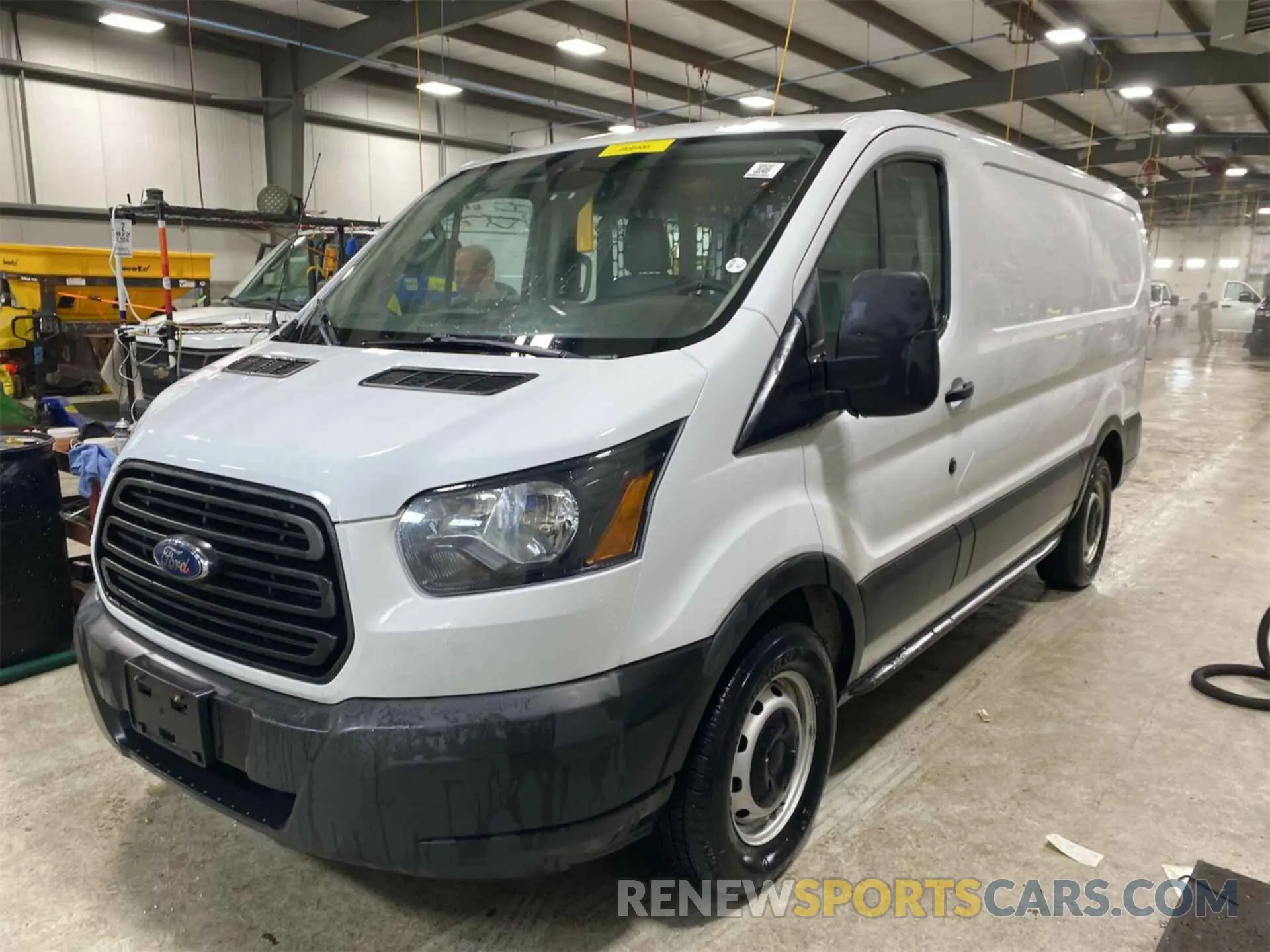 13 fotografías del automóvil dañado 1FTYE1YM0KKB31924 FORD TRANSIT-150 2019