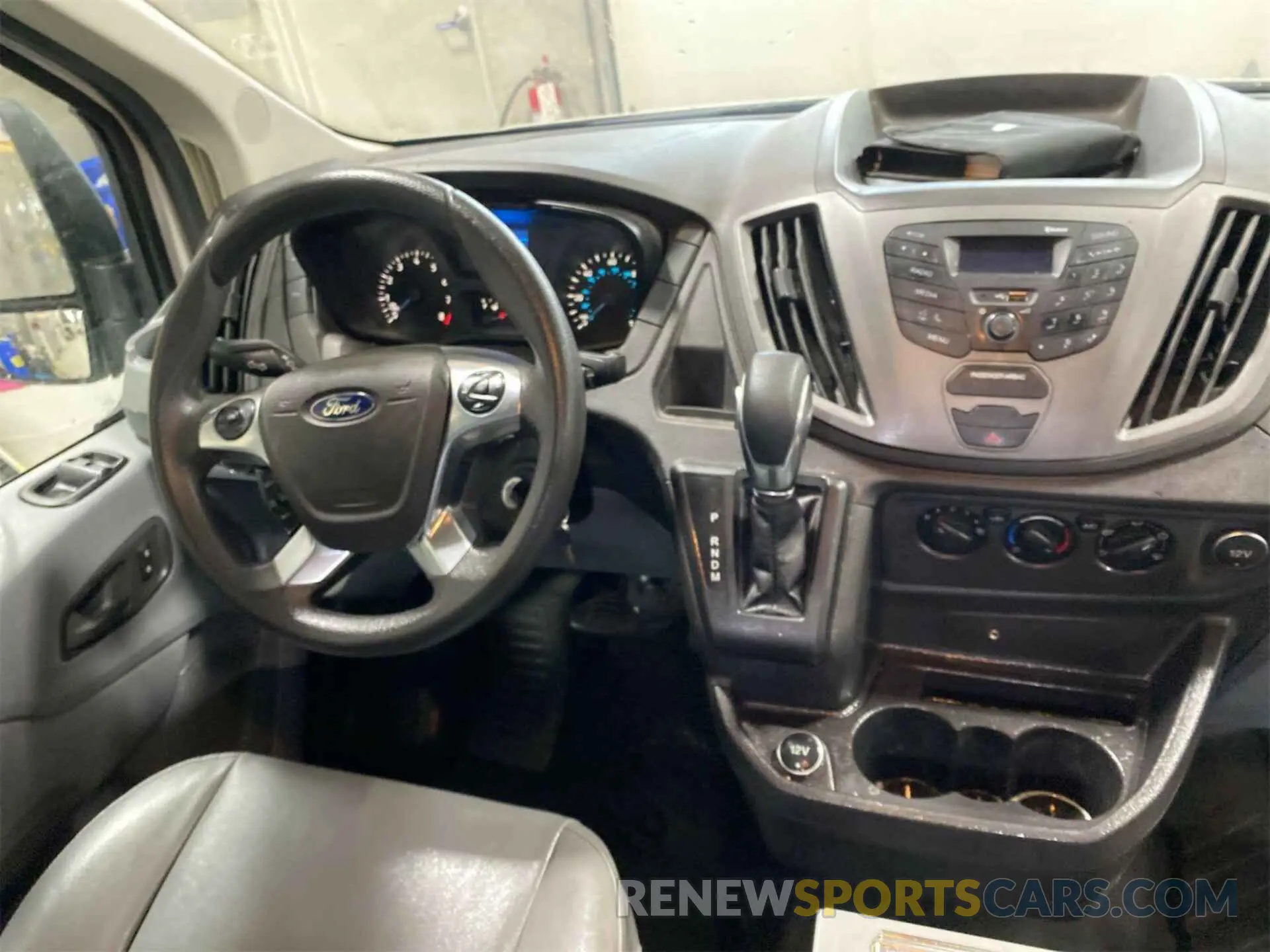 24 fotografías del automóvil dañado 1FTYE1YM0KKB31924 FORD TRANSIT-150 2019