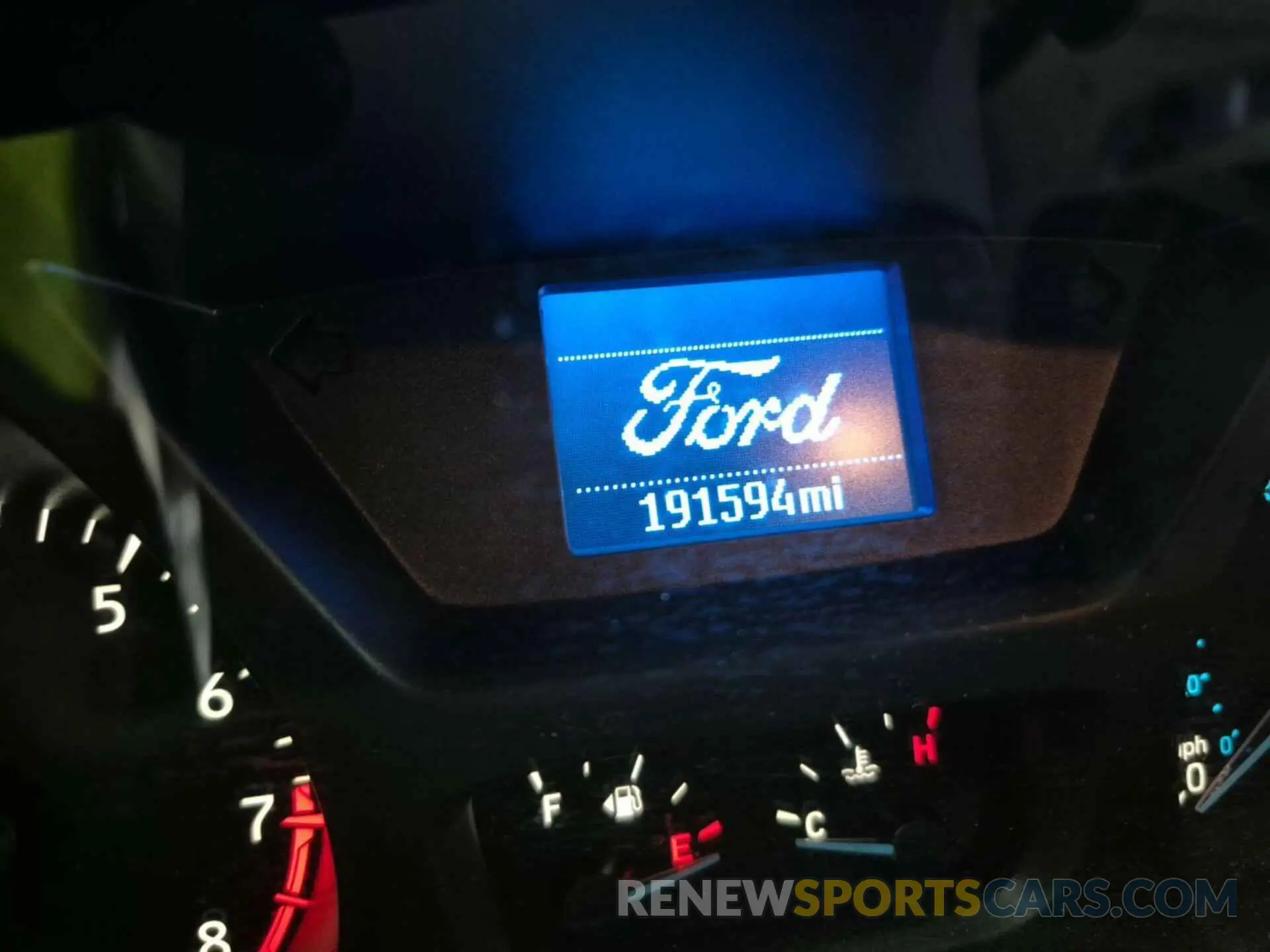 5 fotografías del automóvil dañado 1FTYE1YM0KKB31924 FORD TRANSIT-150 2019
