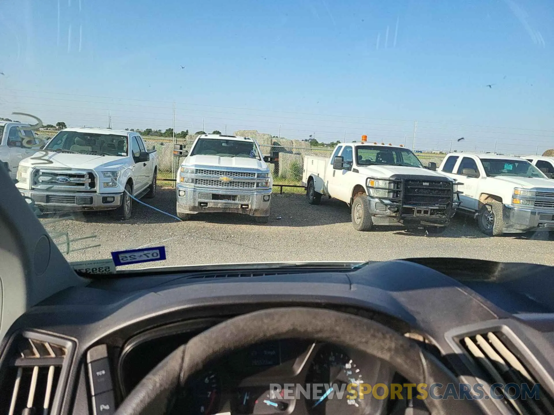 16 fotografías del automóvil dañado 1FTYE1YM1KKB28319 FORD TRANSIT-150 2019