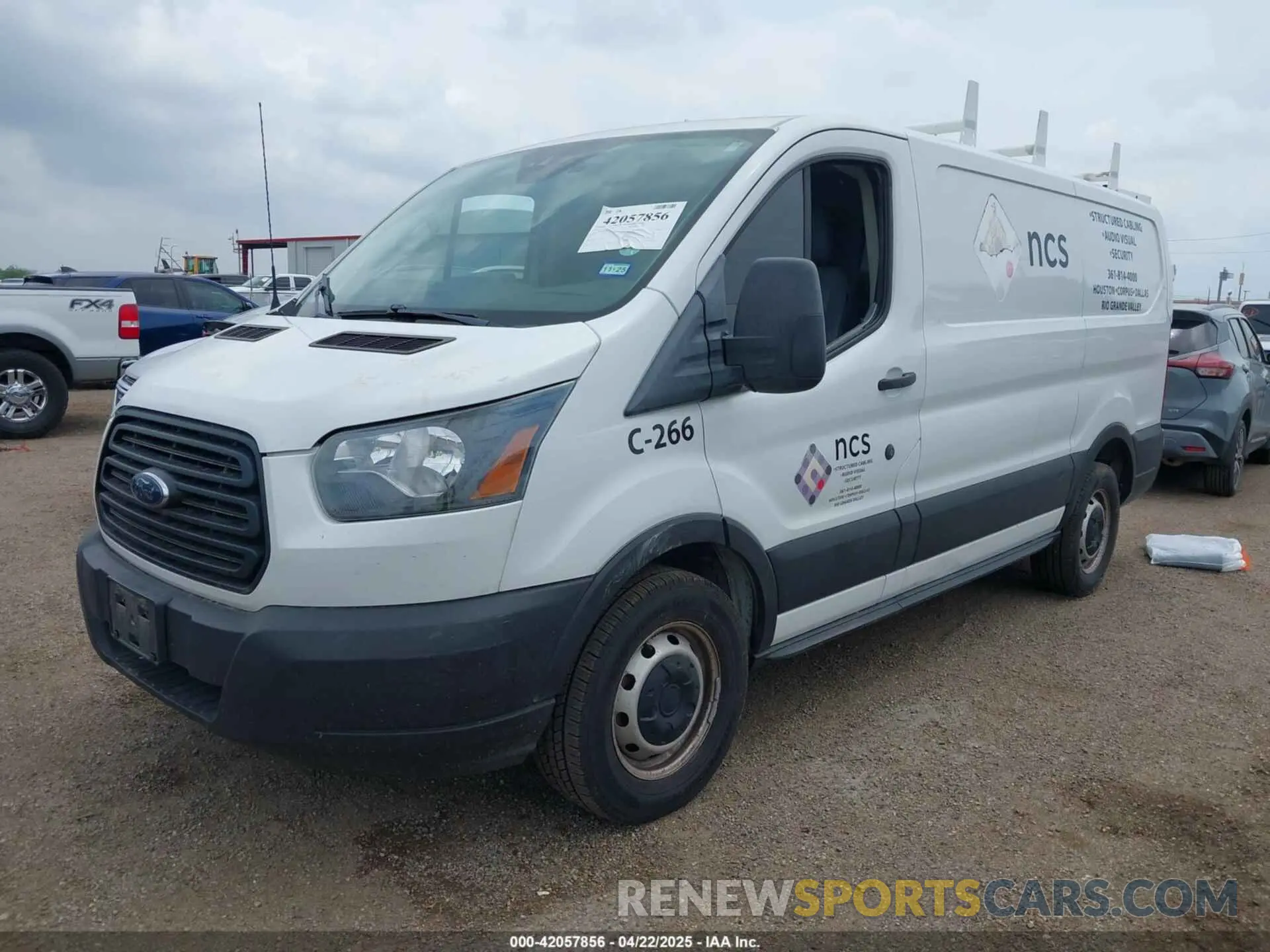 2 fotografías del automóvil dañado 1FTYE1YM2KKA11865 FORD TRANSIT-150 2019