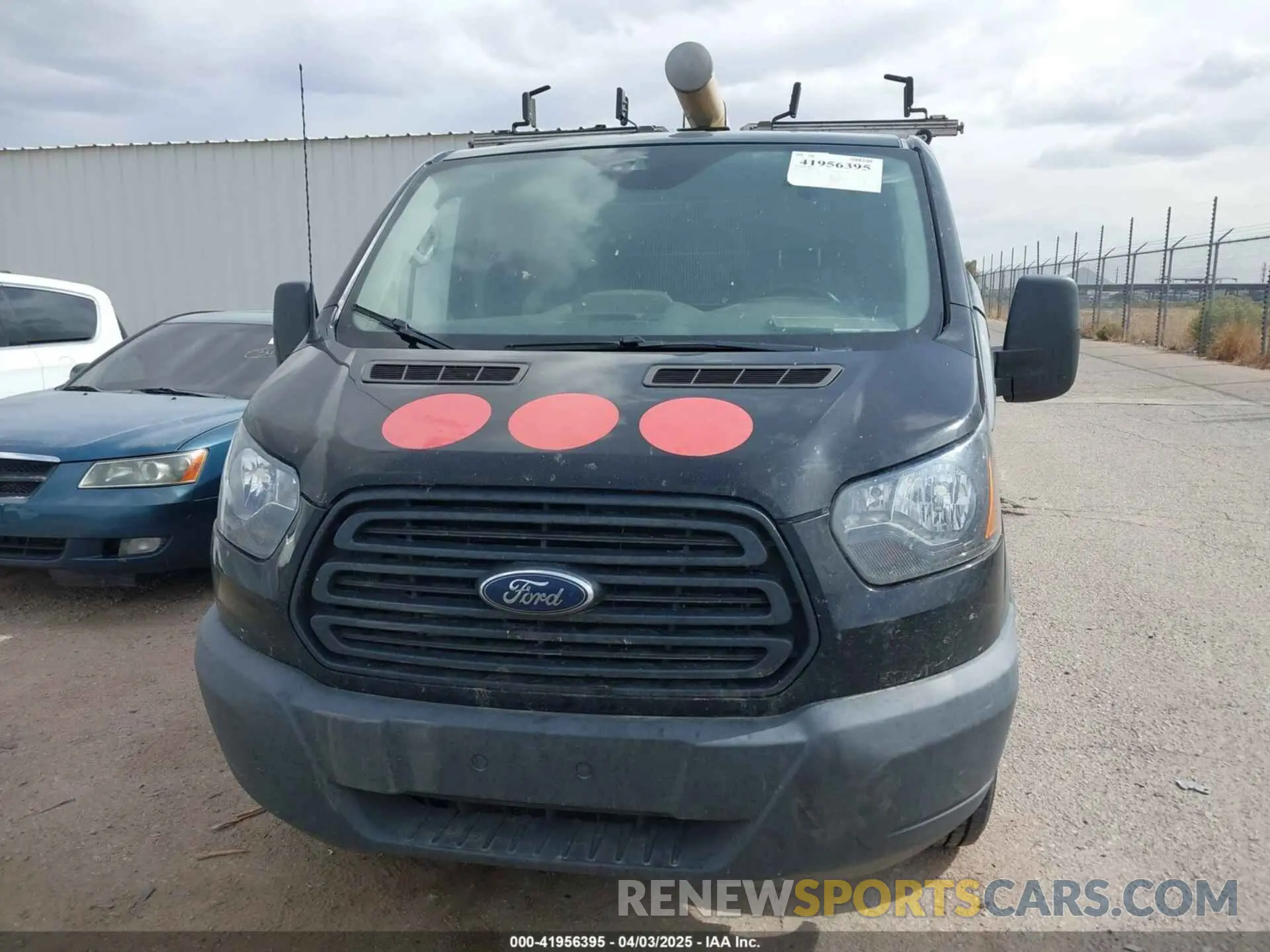12 fotografías del automóvil dañado 1FTYE1YM3KKA41523 FORD TRANSIT-150 2019