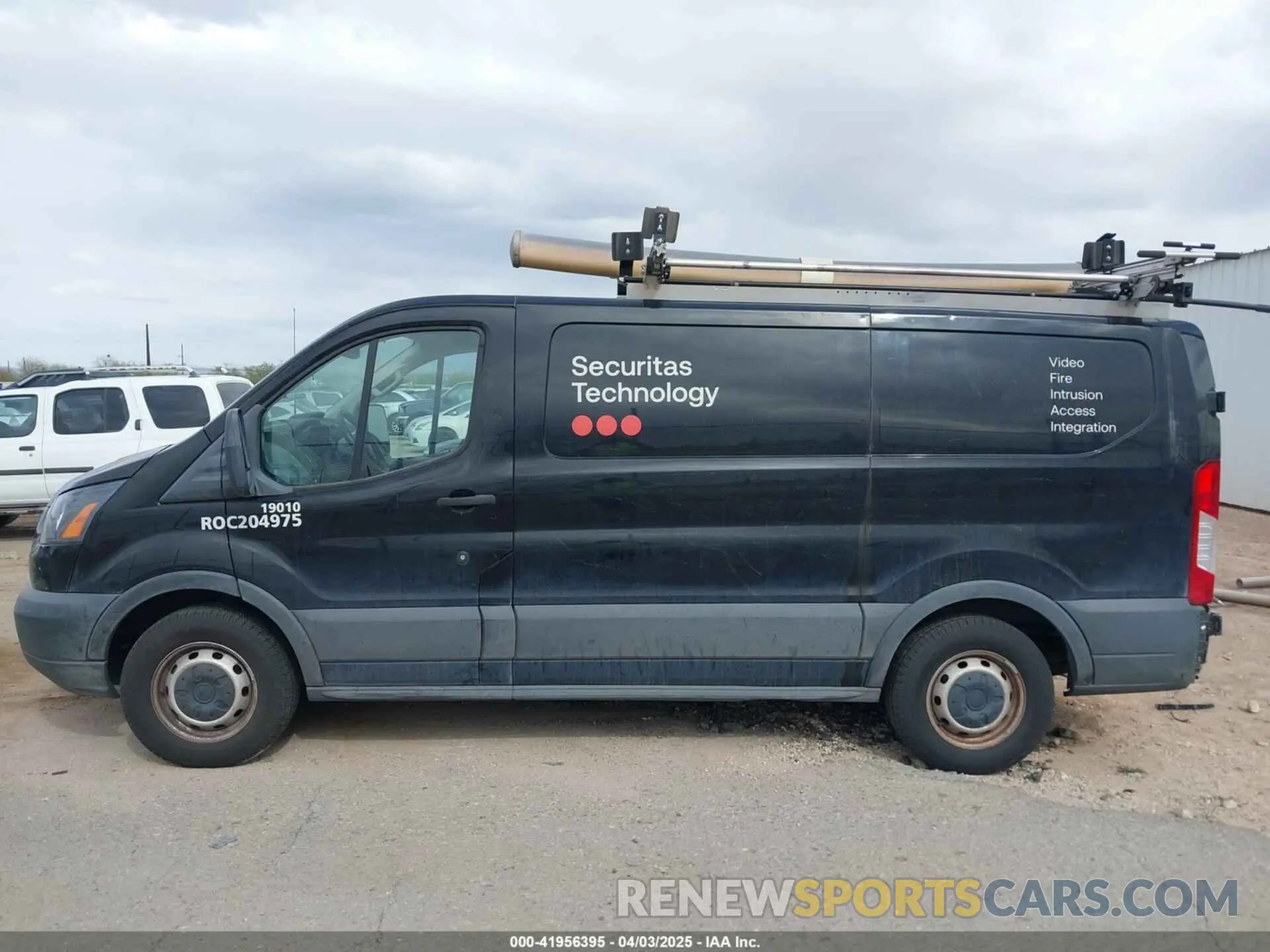 14 fotografías del automóvil dañado 1FTYE1YM3KKA41523 FORD TRANSIT-150 2019