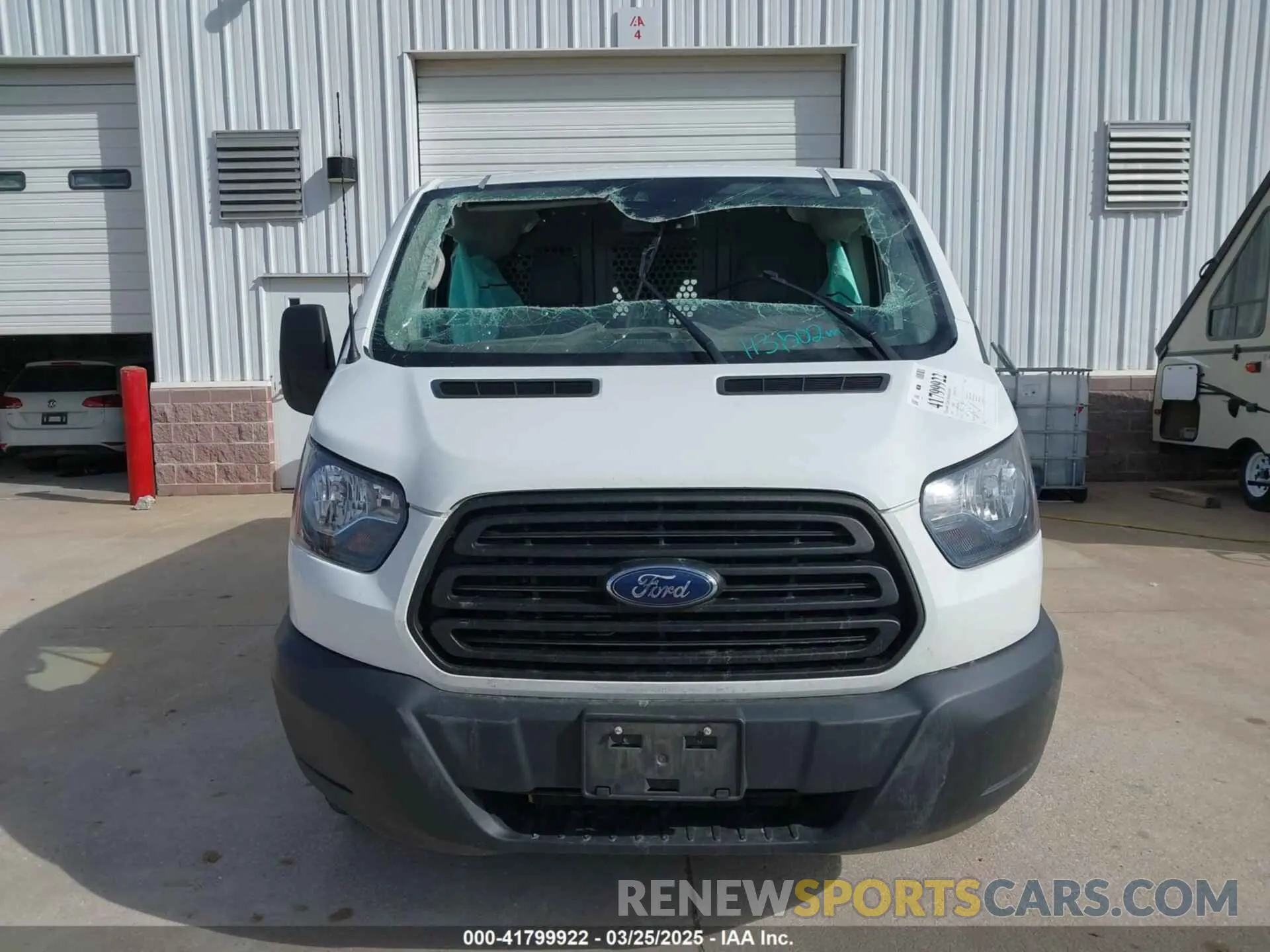 12 fotografías del automóvil dañado 1FTYE1YM5KKB72601 FORD TRANSIT-150 2019