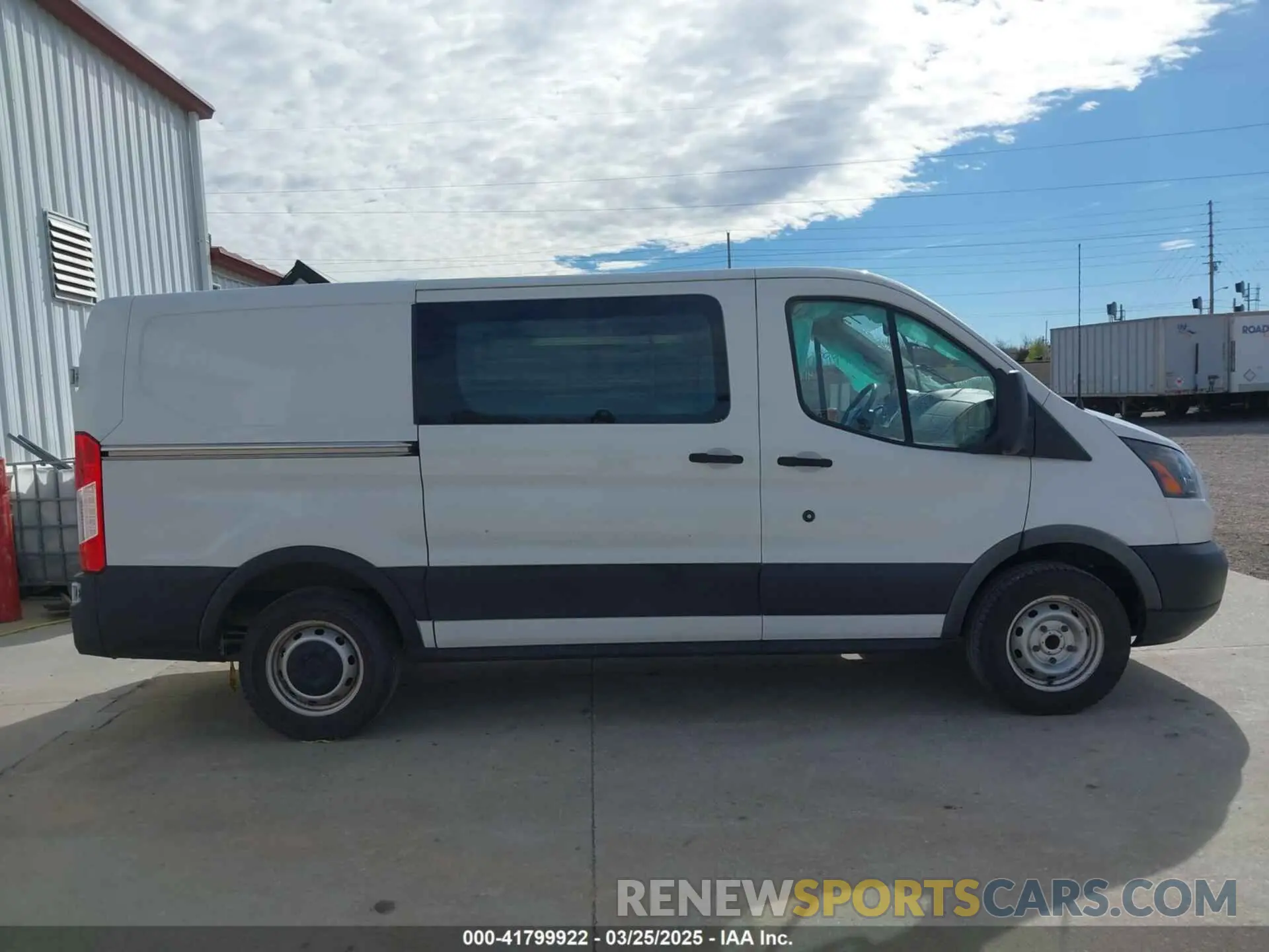 13 fotografías del automóvil dañado 1FTYE1YM5KKB72601 FORD TRANSIT-150 2019