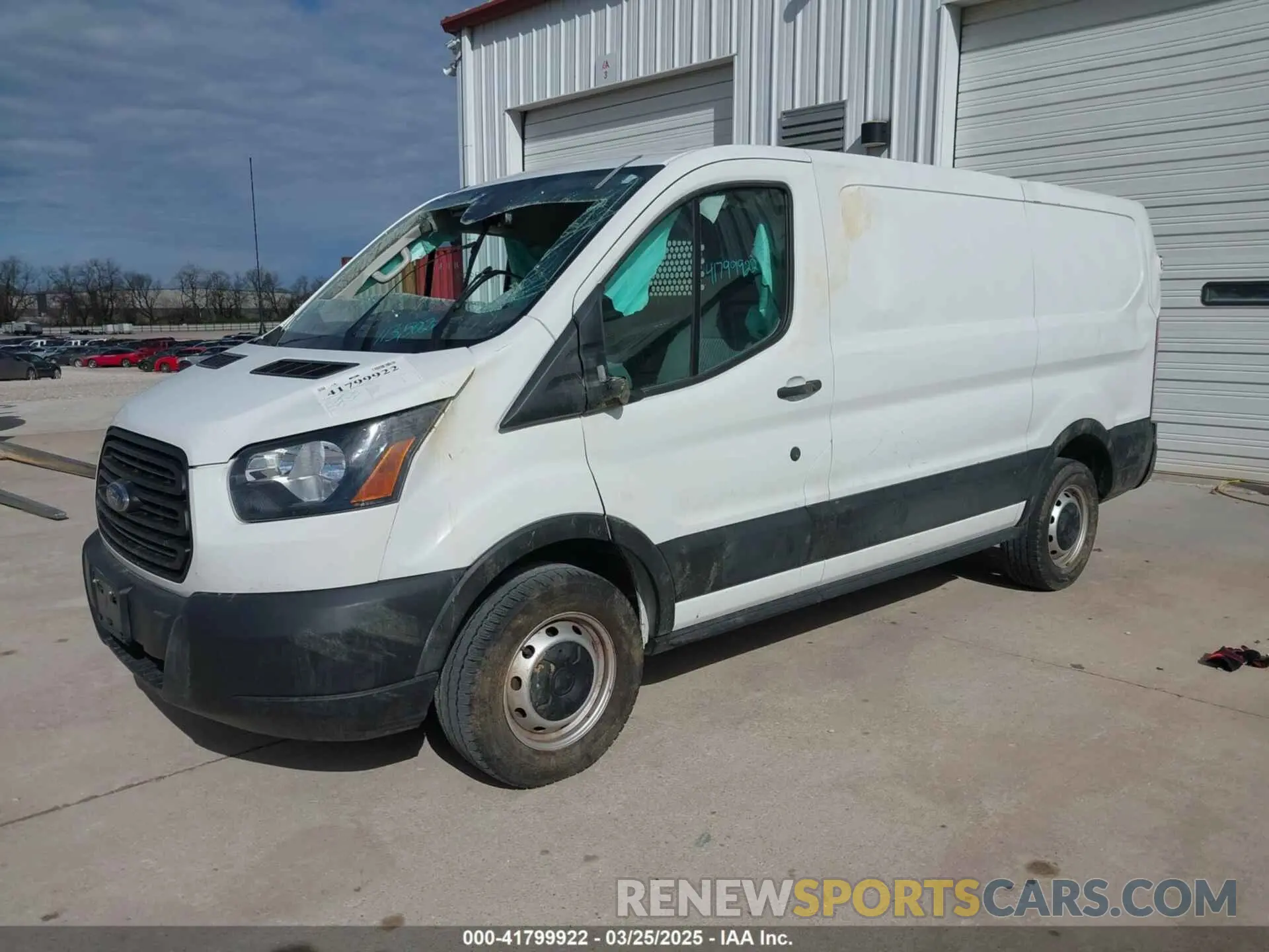 2 fotografías del automóvil dañado 1FTYE1YM5KKB72601 FORD TRANSIT-150 2019