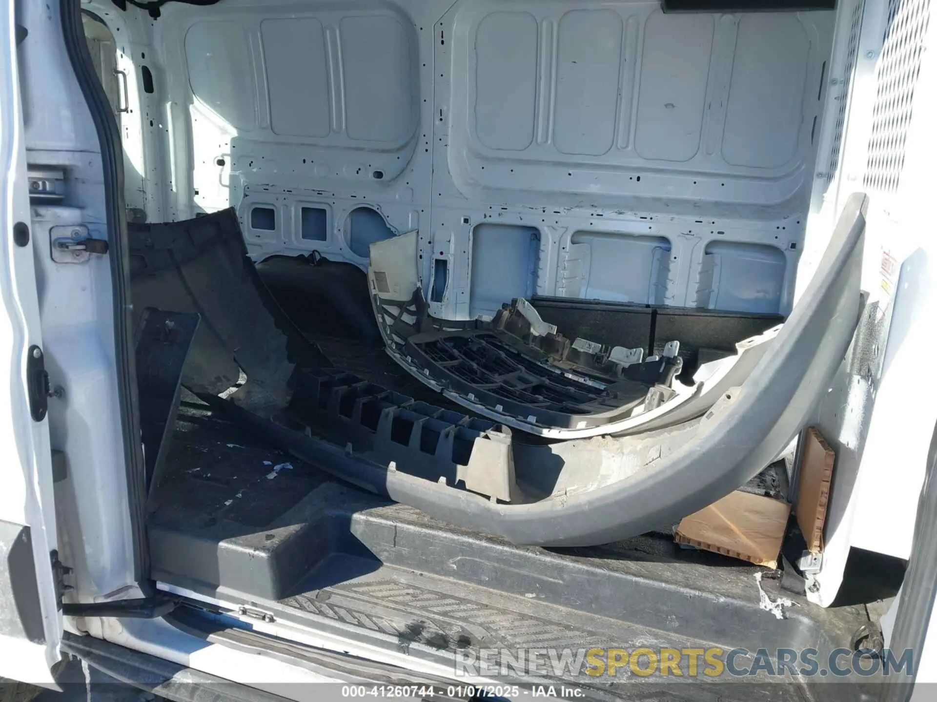 8 fotografías del automóvil dañado 1FTYE1YM7KKA23171 FORD TRANSIT-150 2019