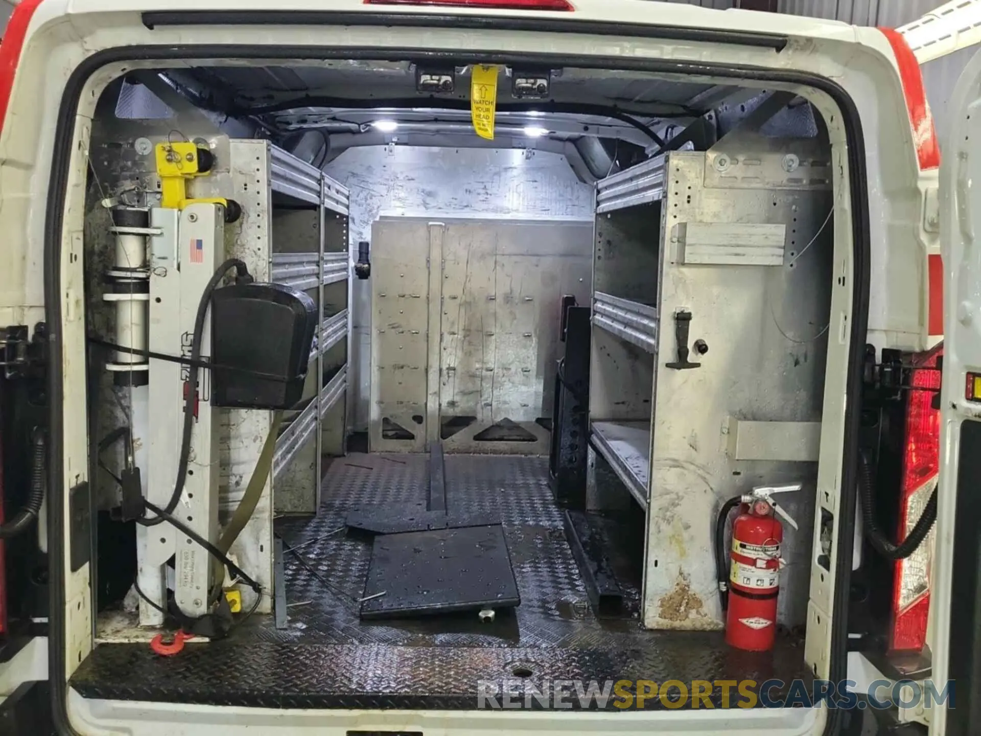 24 fotografías del automóvil dañado 1FTYE1YM8KKA31571 FORD TRANSIT-150 2019