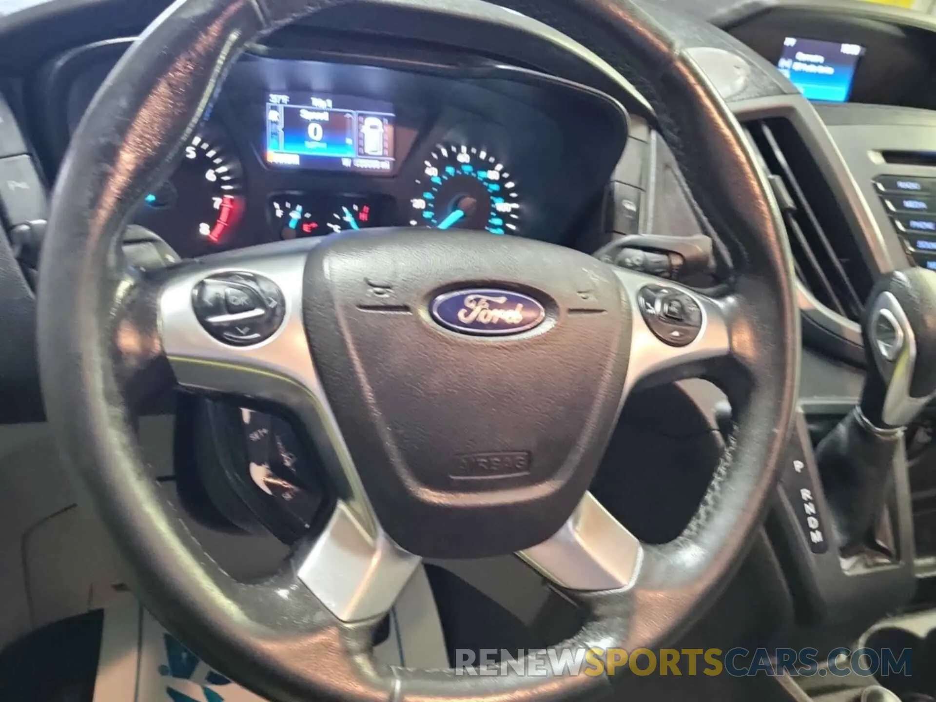32 fotografías del automóvil dañado 1FTYE1YM8KKA31571 FORD TRANSIT-150 2019