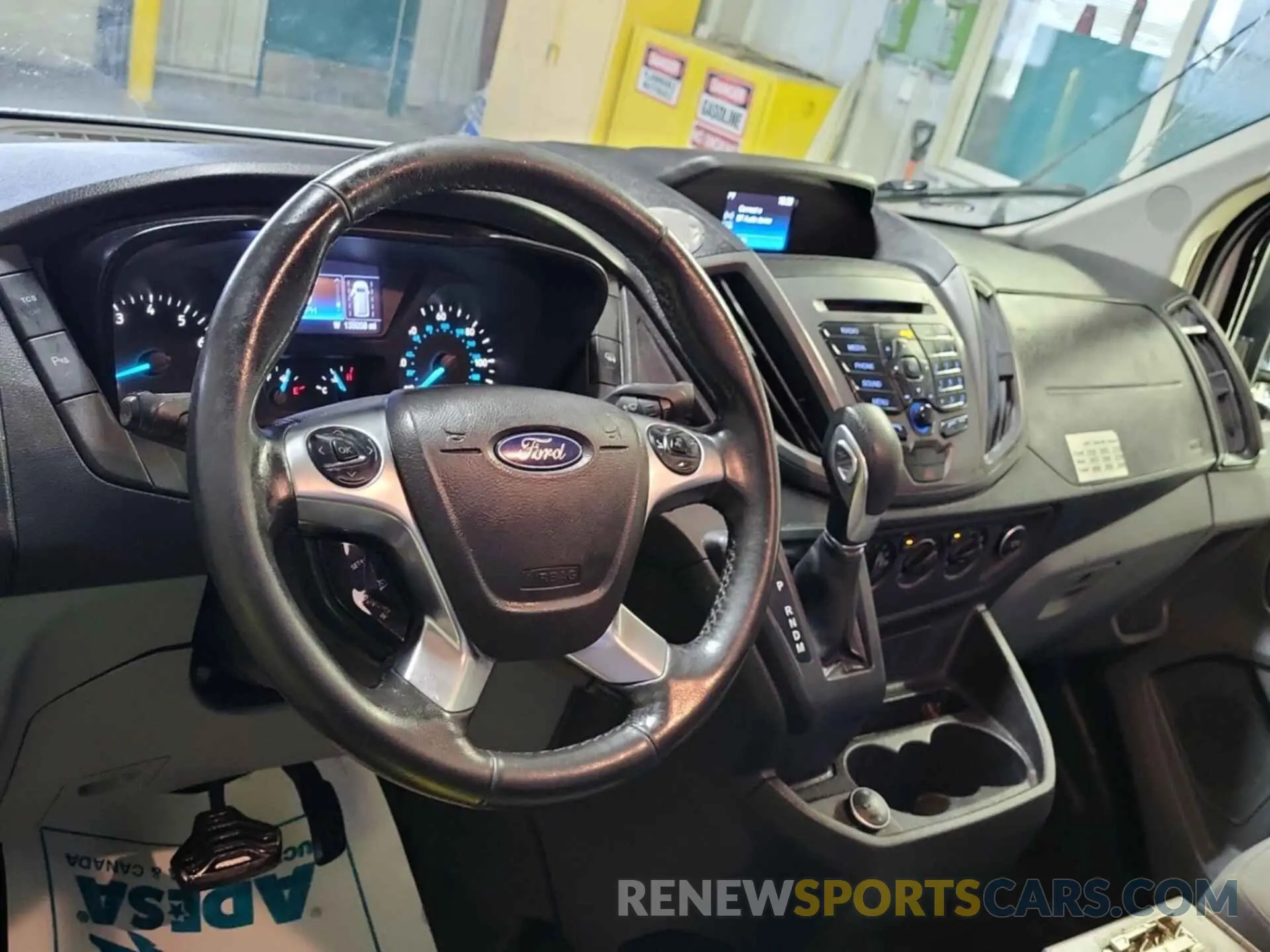 8 fotografías del automóvil dañado 1FTYE1YM8KKA31571 FORD TRANSIT-150 2019