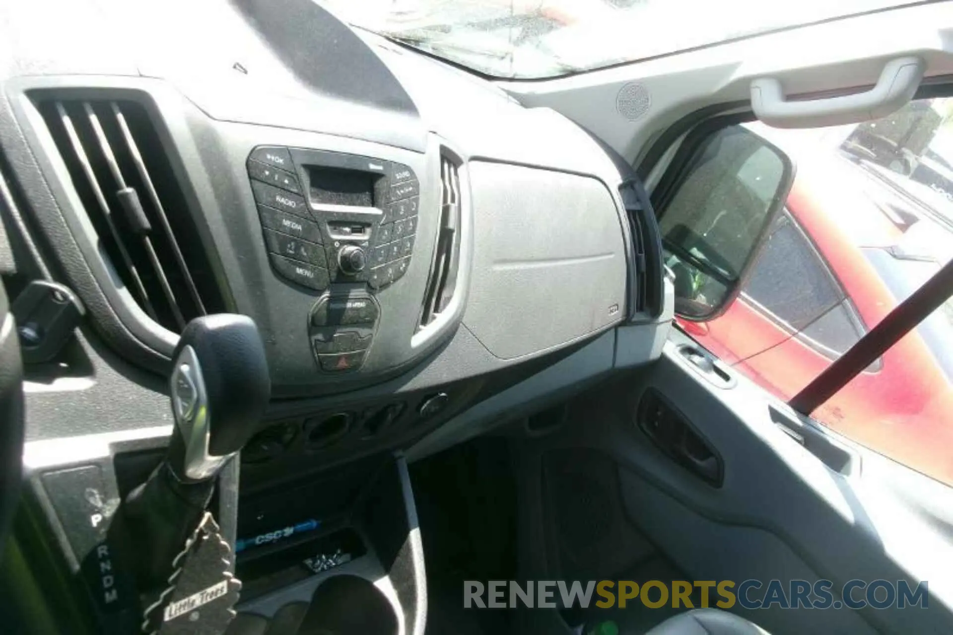 14 fotografías del automóvil dañado 1FTYE1YM8KKB31914 FORD TRANSIT-150 2019