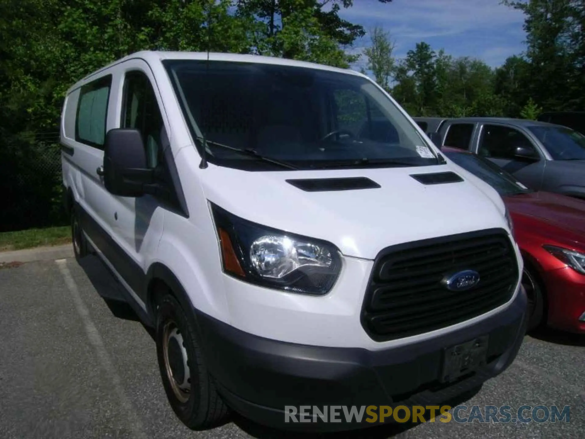 3 fotografías del automóvil dañado 1FTYE1YM8KKB31914 FORD TRANSIT-150 2019