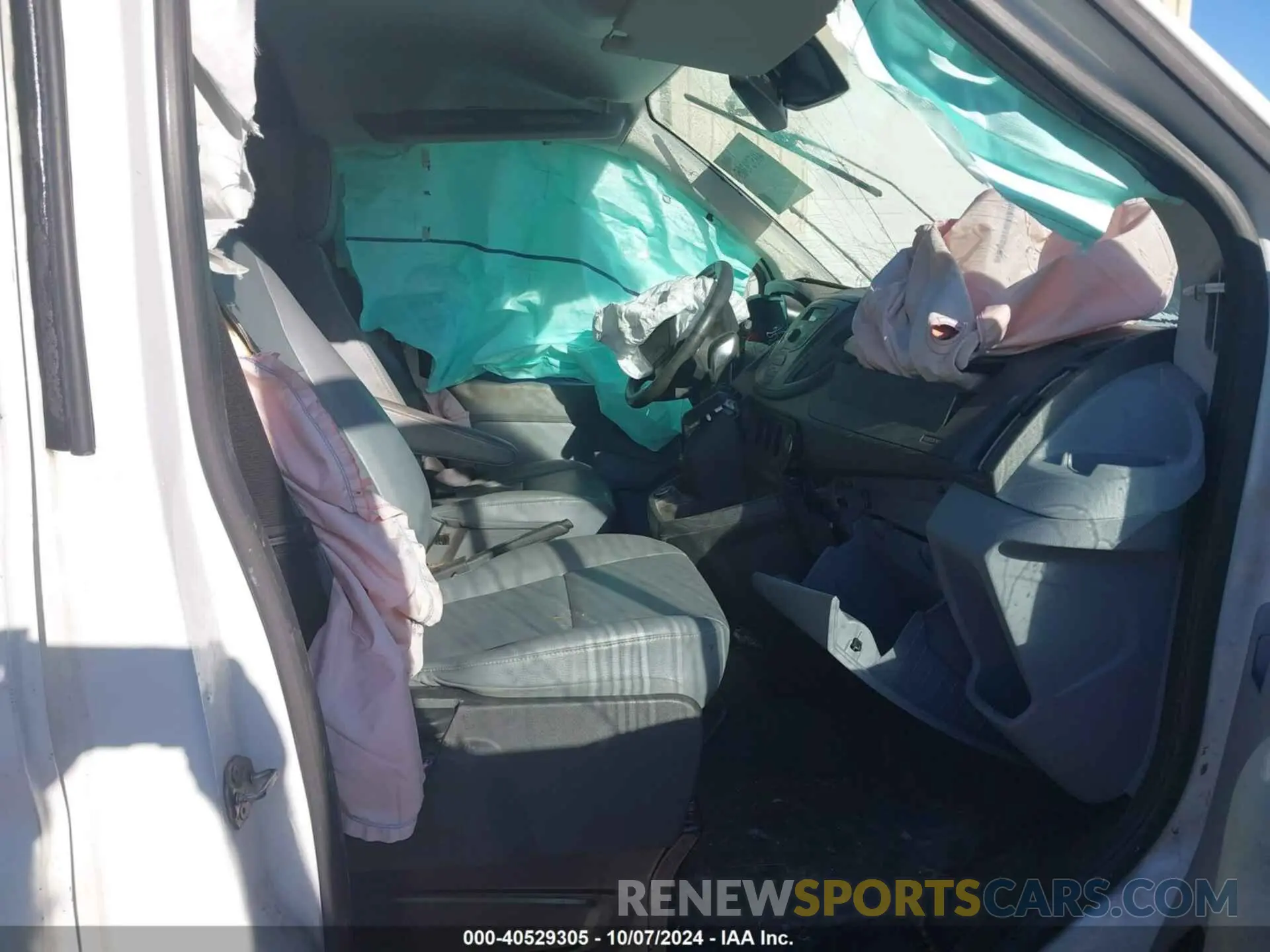 5 fotografías del automóvil dañado 1FTYE1YM8KKB45313 FORD TRANSIT-150 2019