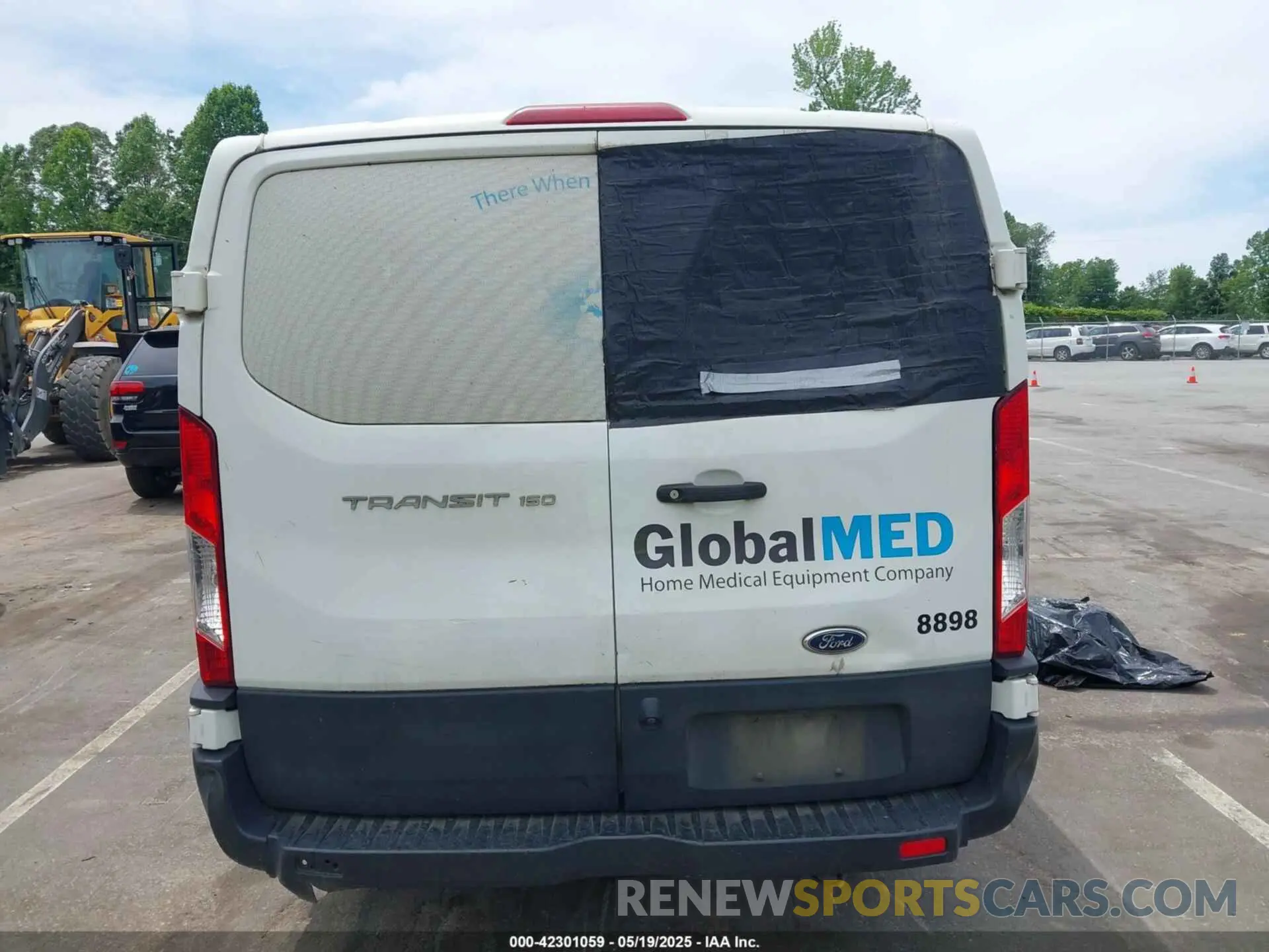 16 fotografías del automóvil dañado 1FTYE1YMXKKA58898 FORD TRANSIT-150 2019