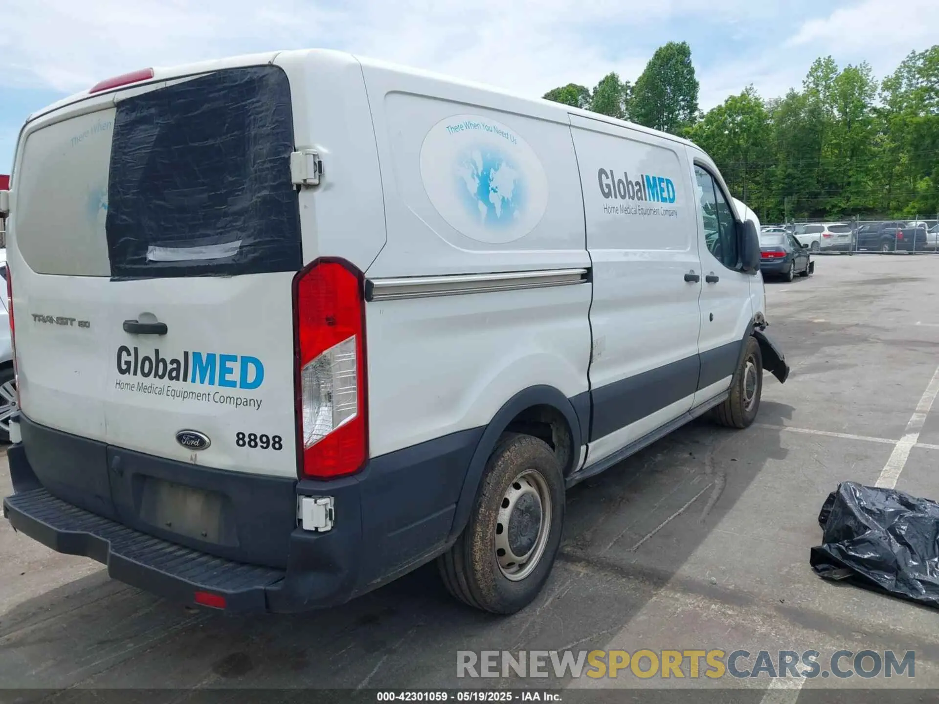 4 fotografías del automóvil dañado 1FTYE1YMXKKA58898 FORD TRANSIT-150 2019