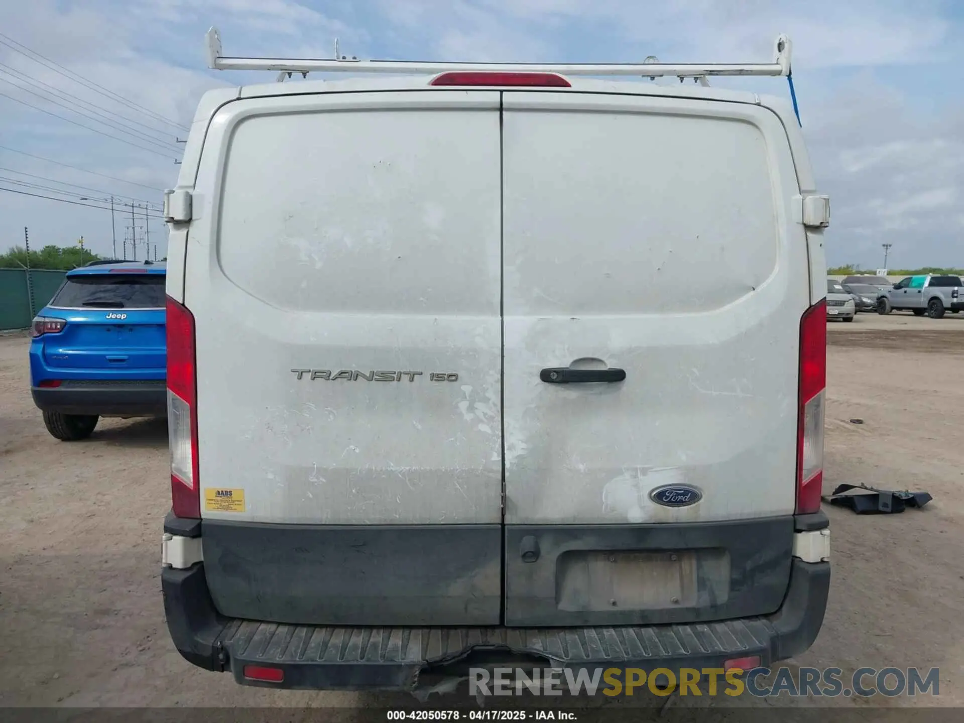 17 fotografías del automóvil dañado 1FTYE1ZM3KKA12294 FORD TRANSIT-150 2019