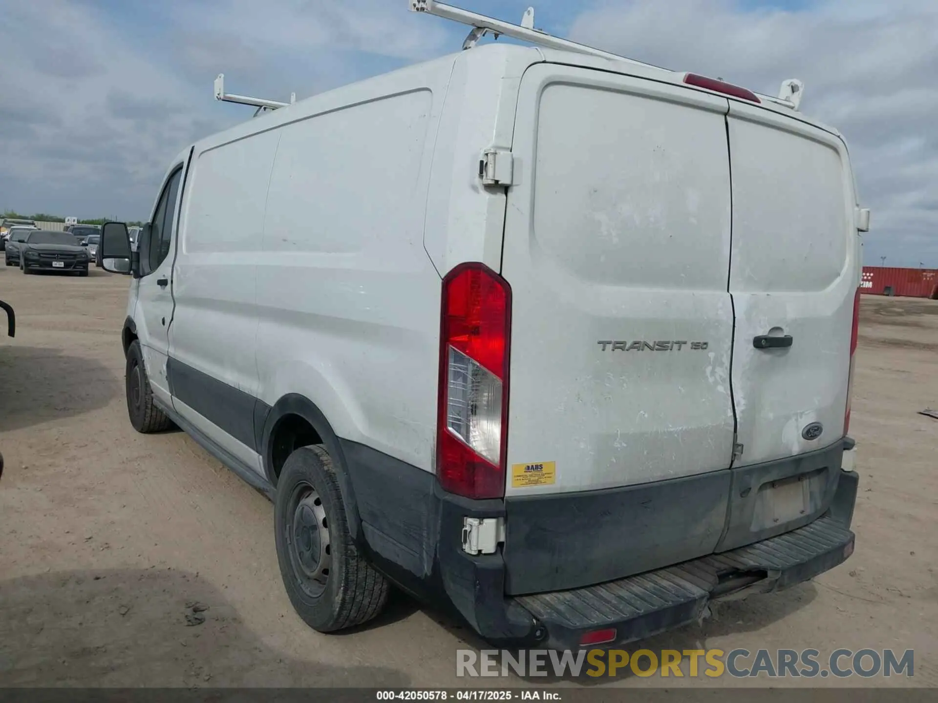 3 fotografías del automóvil dañado 1FTYE1ZM3KKA12294 FORD TRANSIT-150 2019