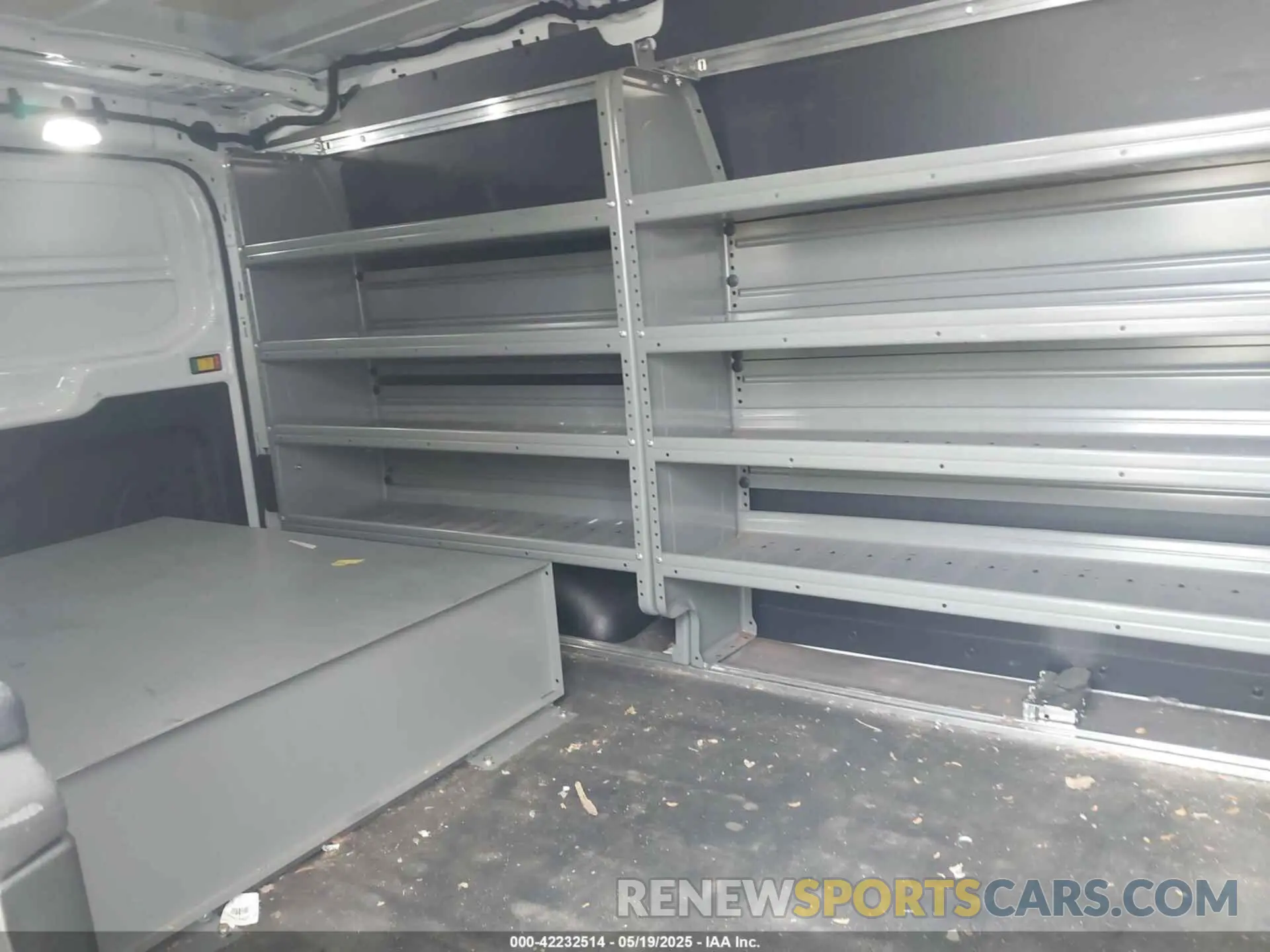 8 fotografías del automóvil dañado 1FTYE1ZM5KKB61368 FORD TRANSIT-150 2019