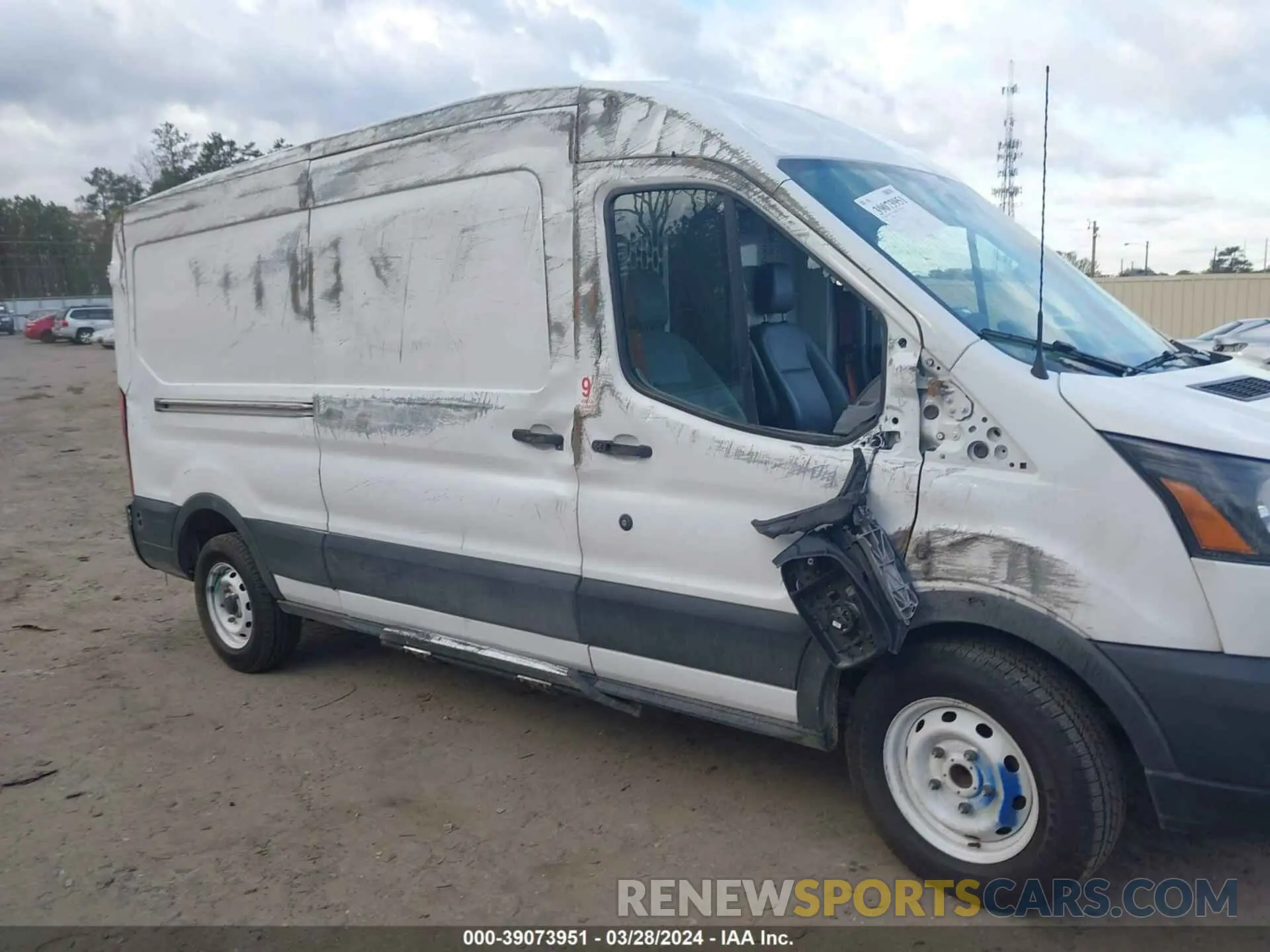 13 fotografías del automóvil dañado 1FTYE2CM3KKB32479 FORD TRANSIT-150 2019
