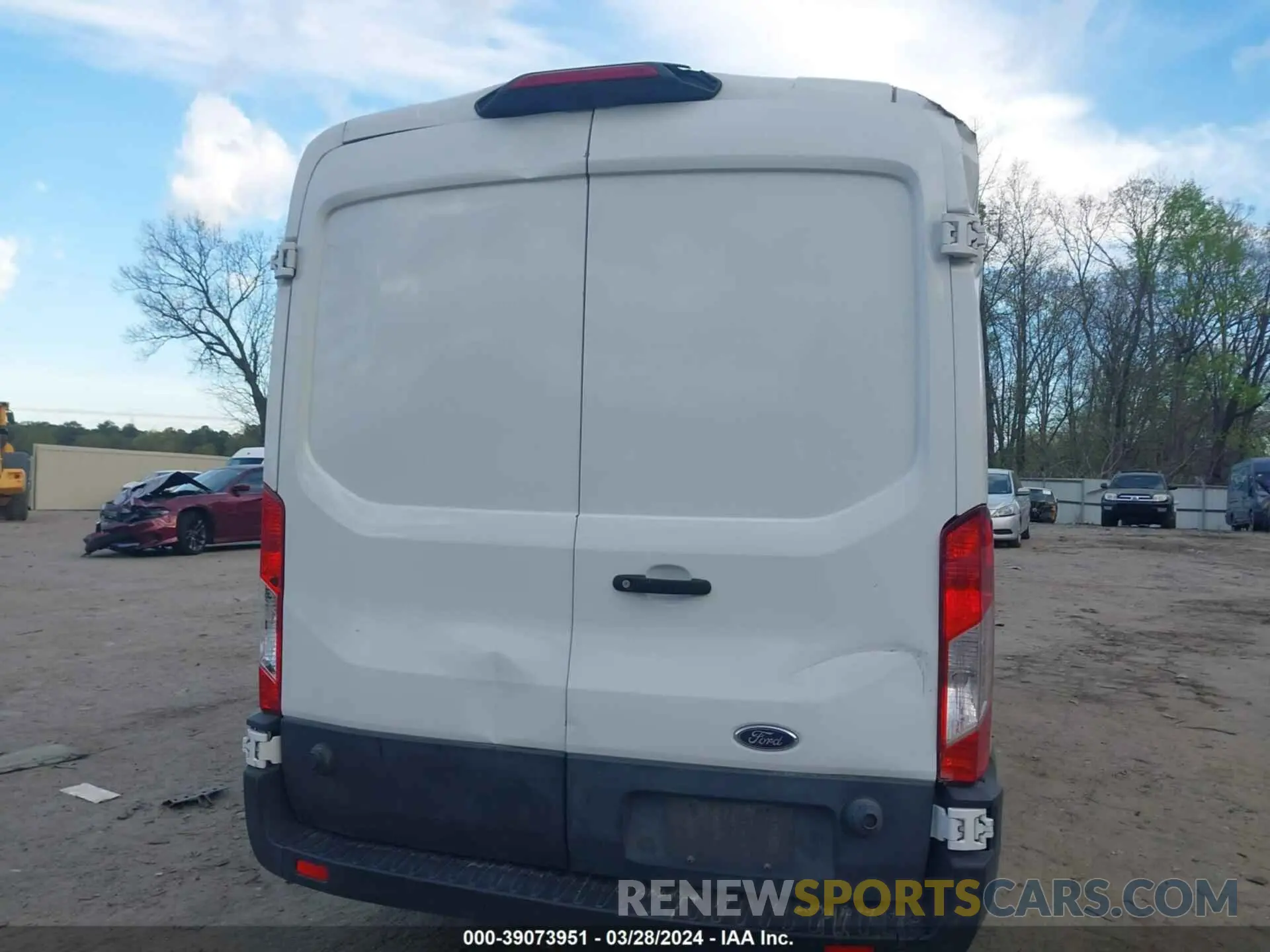 16 fotografías del automóvil dañado 1FTYE2CM3KKB32479 FORD TRANSIT-150 2019
