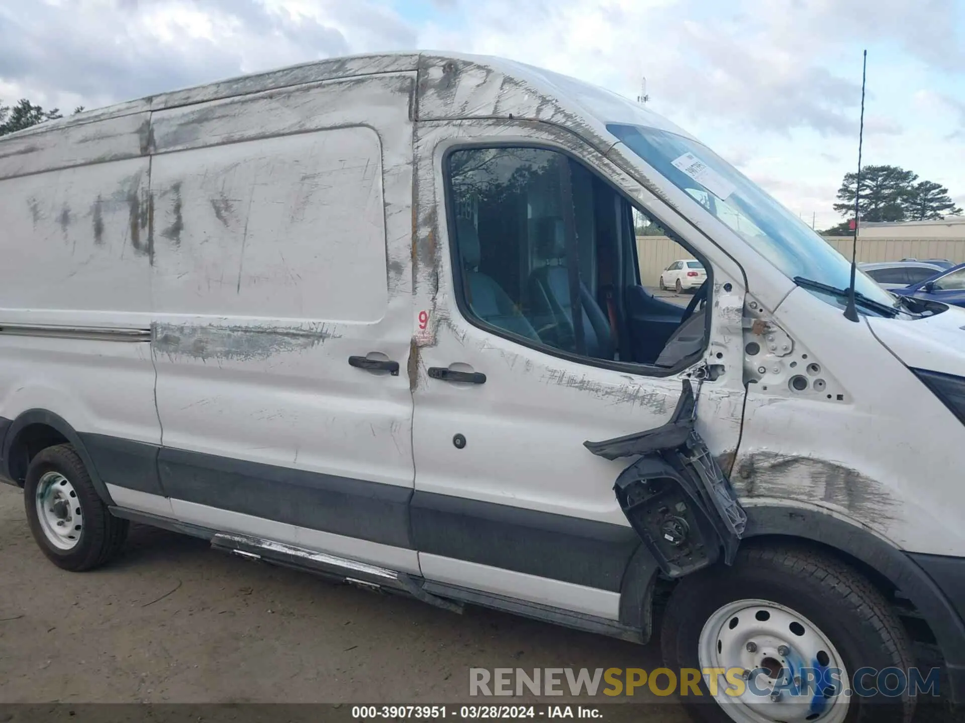 6 fotografías del automóvil dañado 1FTYE2CM3KKB32479 FORD TRANSIT-150 2019