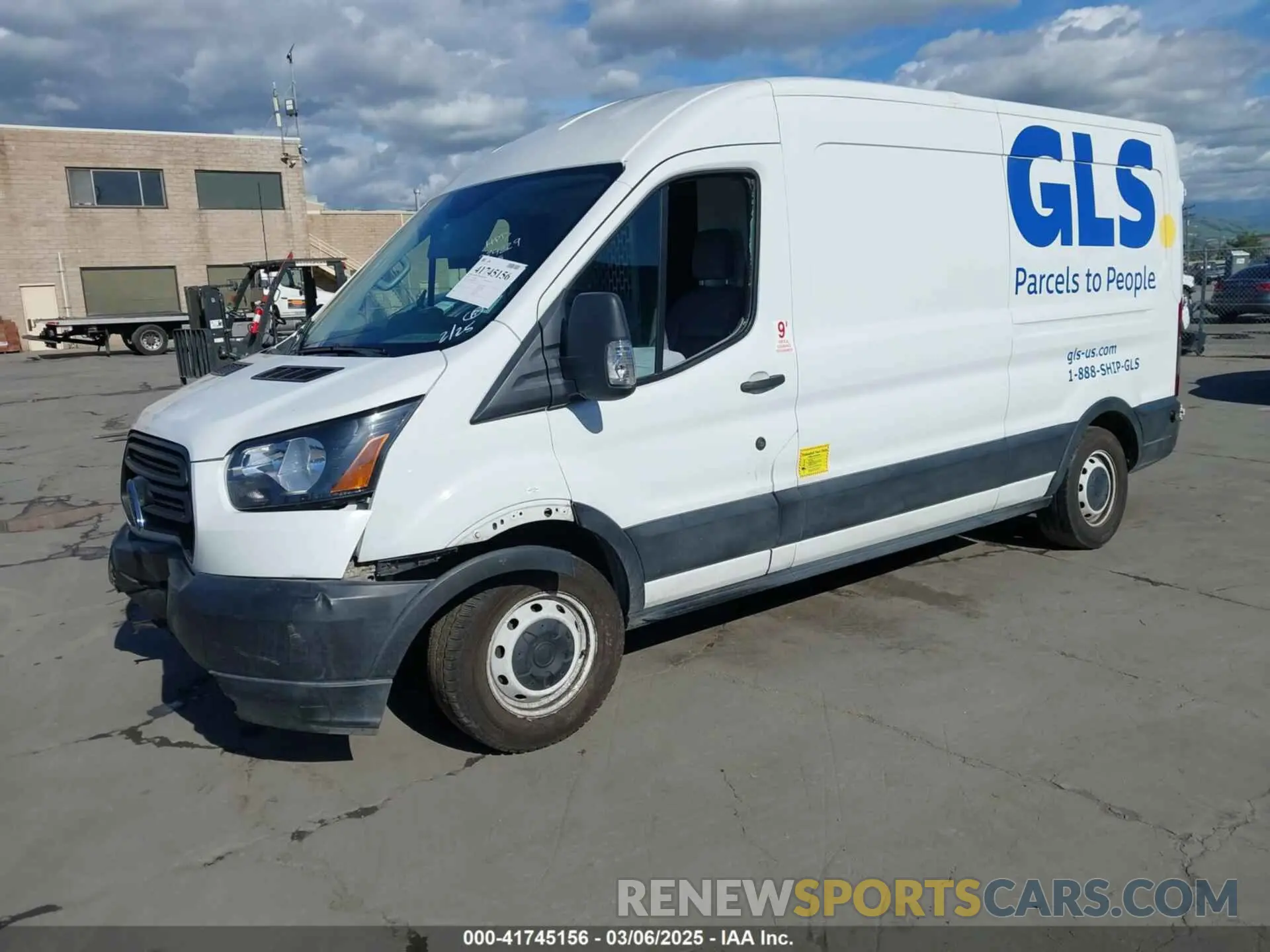 2 fotografías del automóvil dañado 1FTYE2CM8KKB35605 FORD TRANSIT-150 2019