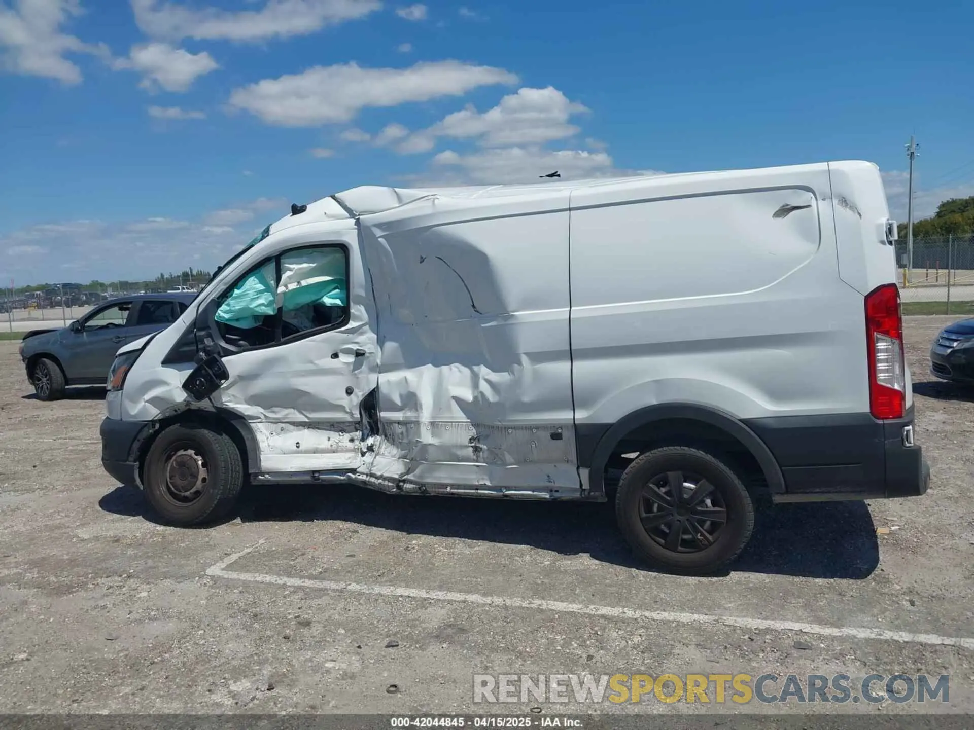 14 fotografías del automóvil dañado 1FTYE1Y81LKB70834 FORD TRANSIT-150 2020