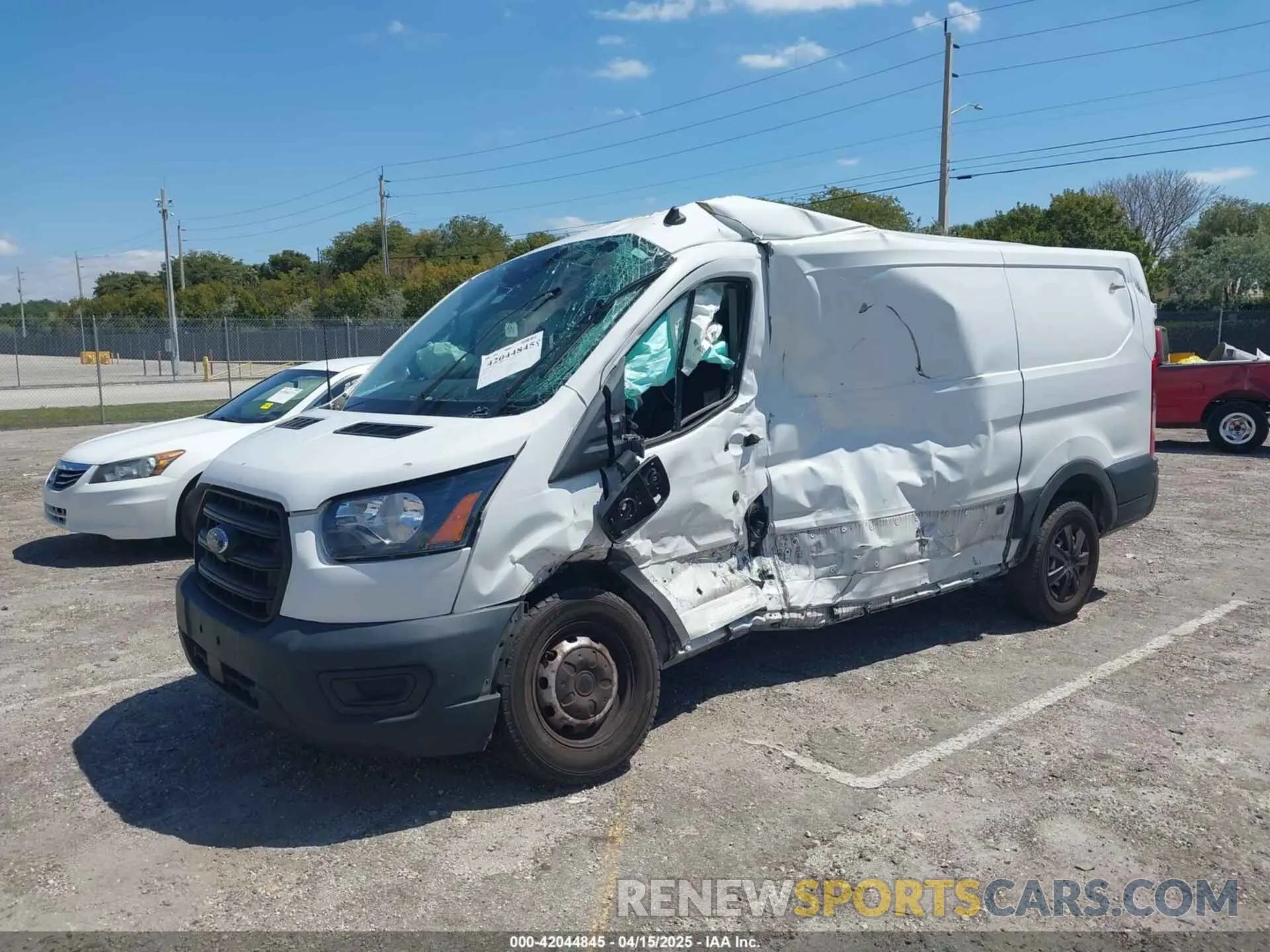 2 fotografías del automóvil dañado 1FTYE1Y81LKB70834 FORD TRANSIT-150 2020