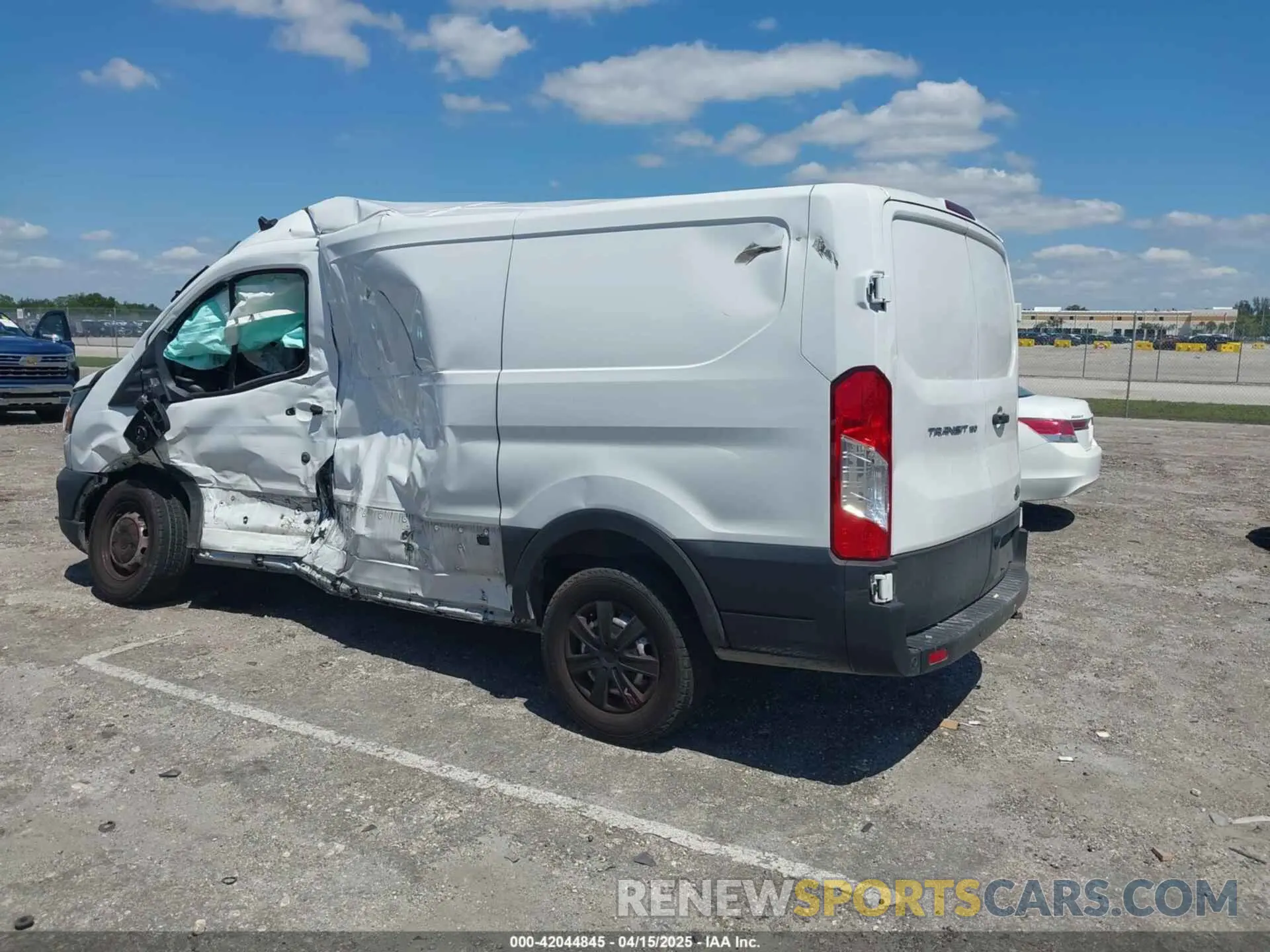 3 fotografías del automóvil dañado 1FTYE1Y81LKB70834 FORD TRANSIT-150 2020