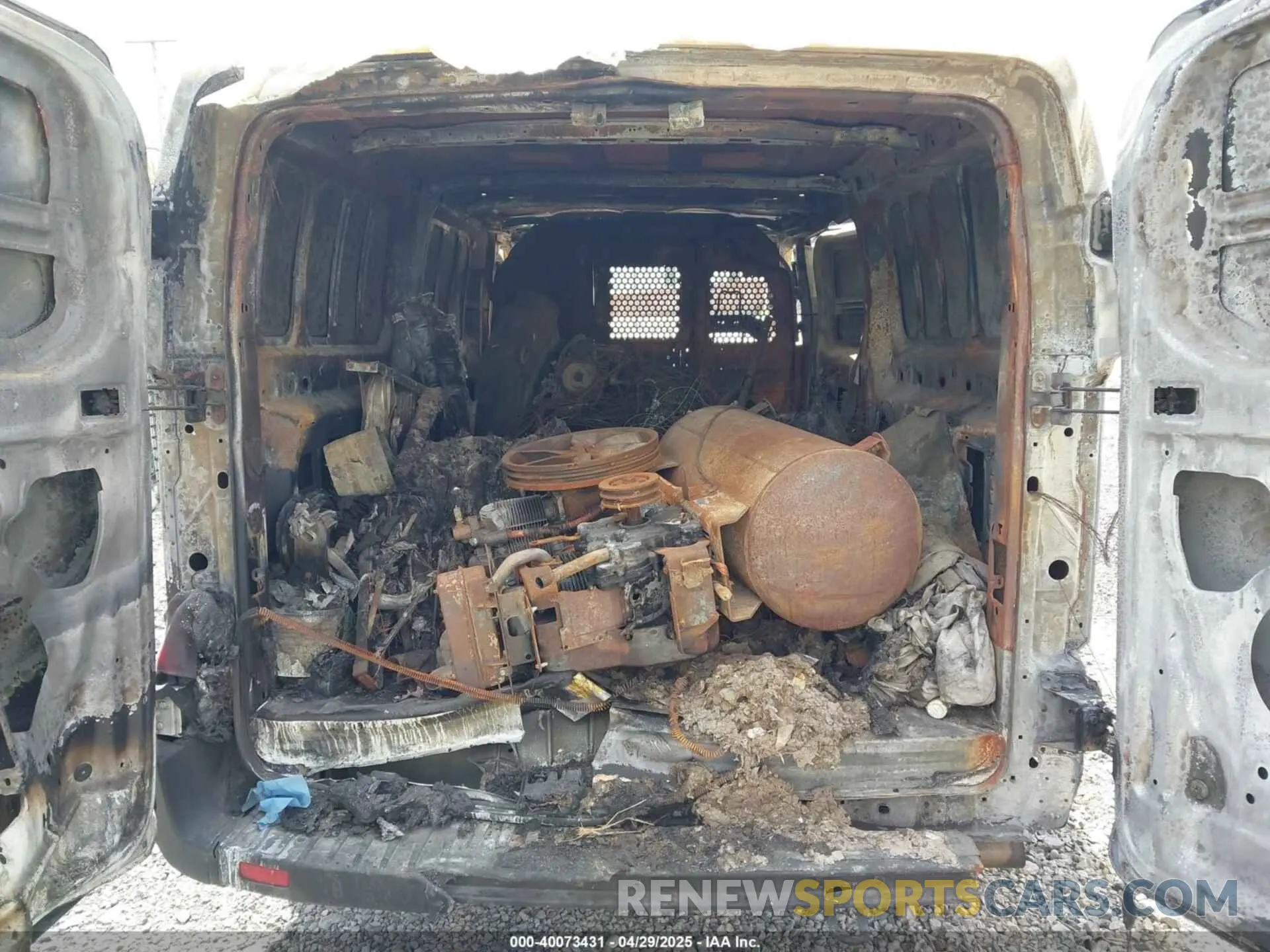 8 fotografías del automóvil dañado 1FTYE1Y83LKB51864 FORD TRANSIT-150 2020