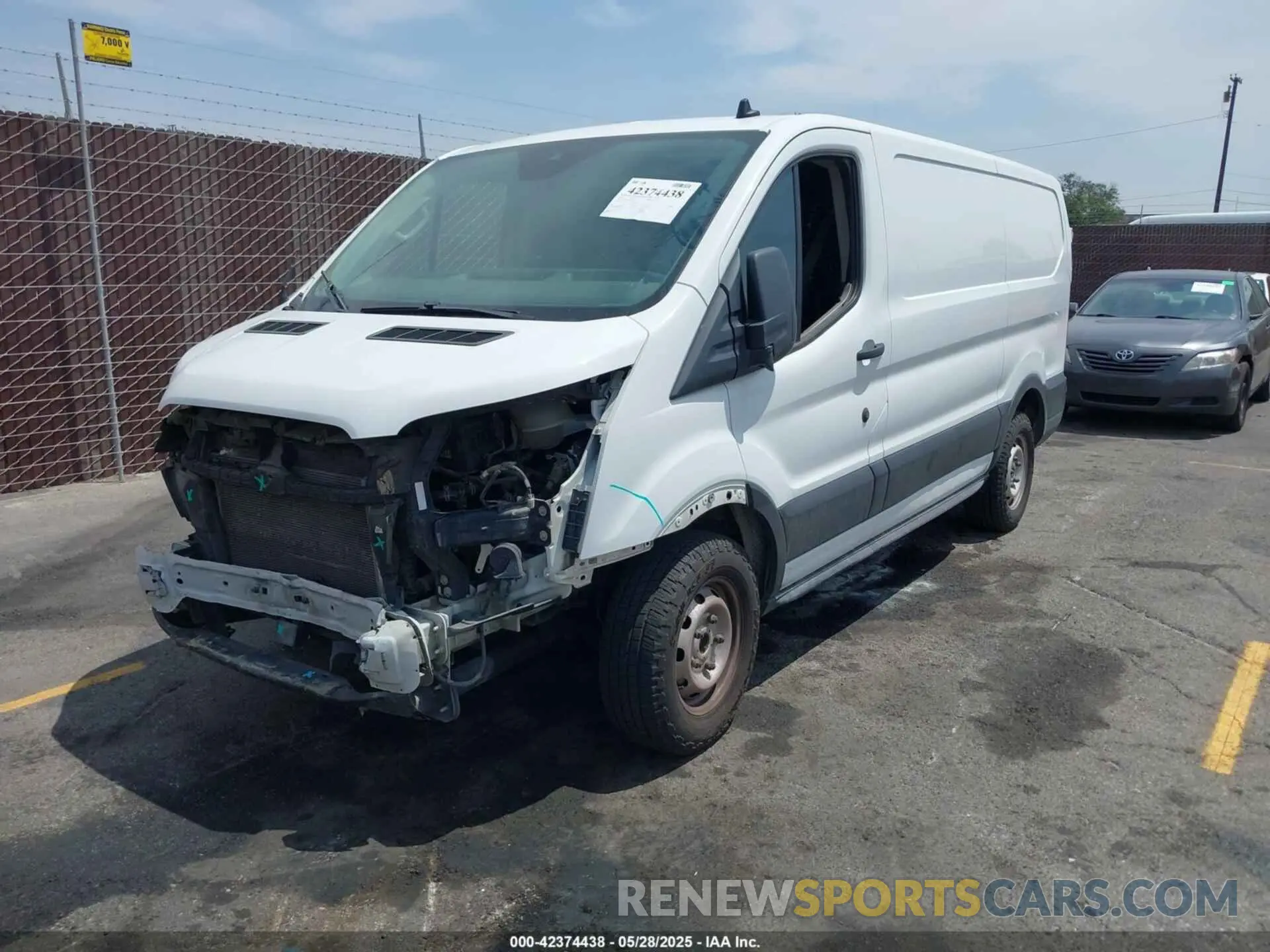 2 fotografías del automóvil dañado 1FTYE1Y84LKA10687 FORD TRANSIT-150 2020