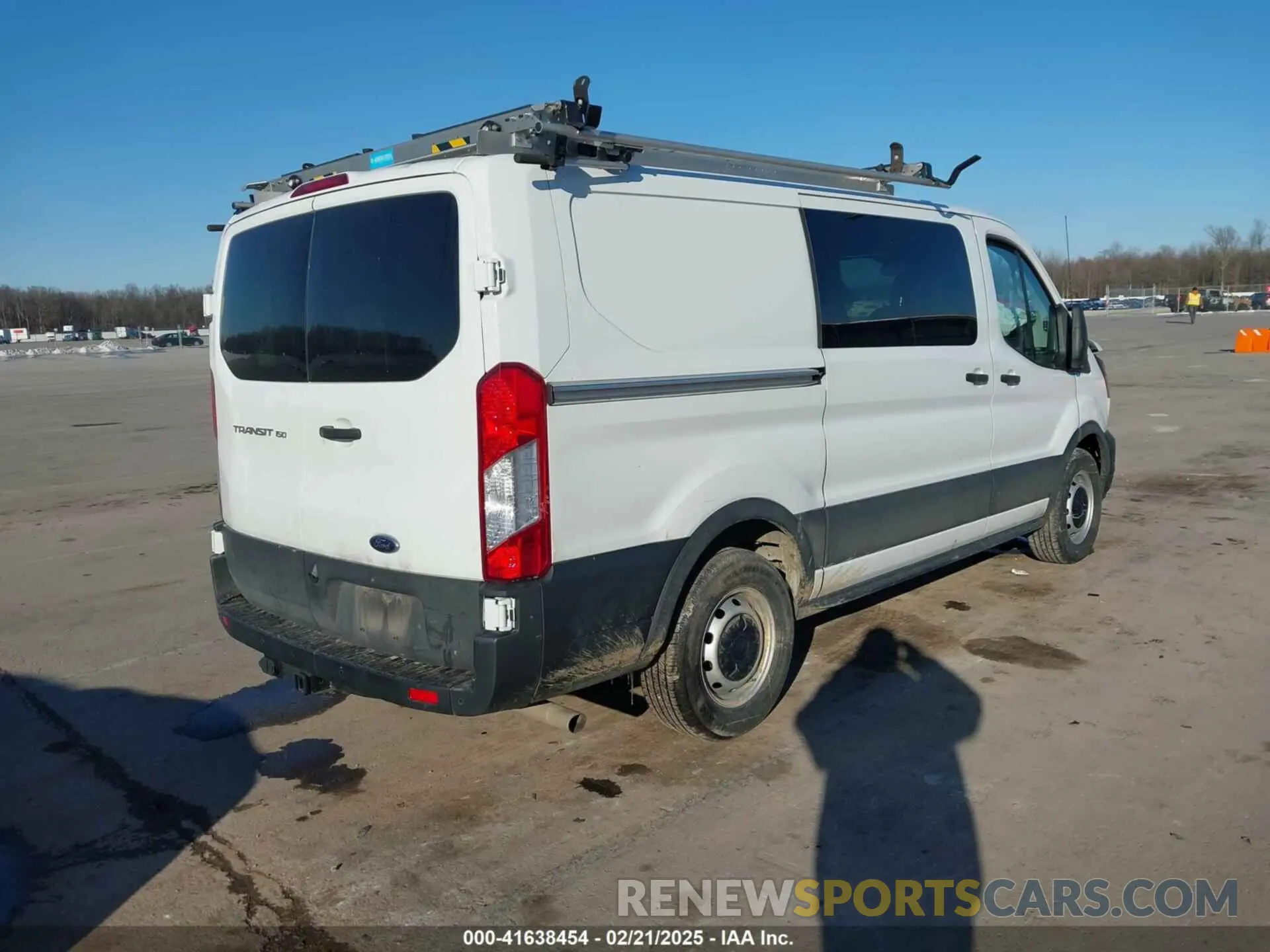 4 fotografías del automóvil dañado 1FTYE1Y81NKA62166 FORD TRANSIT-150 2022