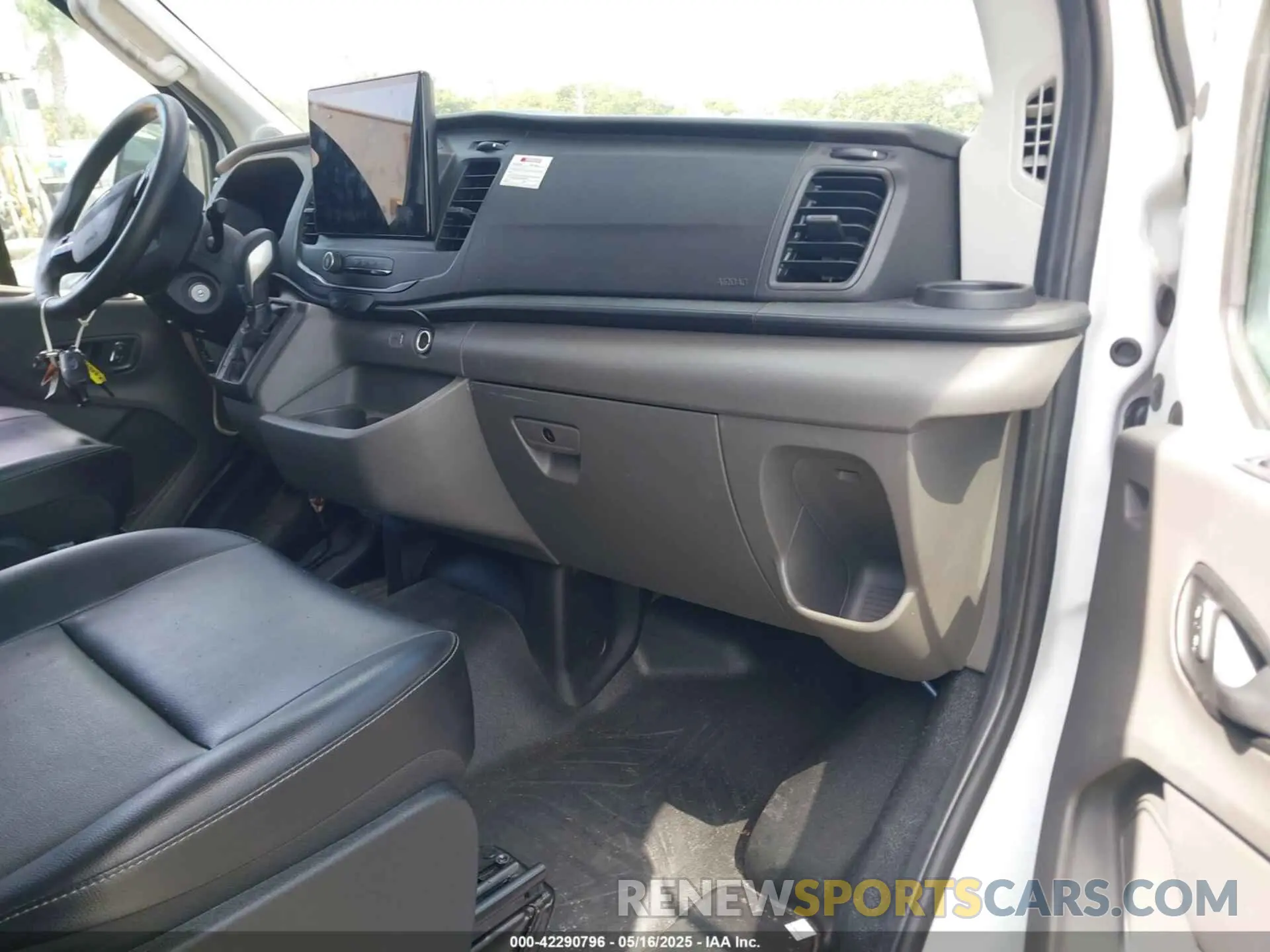 5 fotografías del automóvil dañado 1FTYE1C86PKA17525 FORD TRANSIT-150 2023