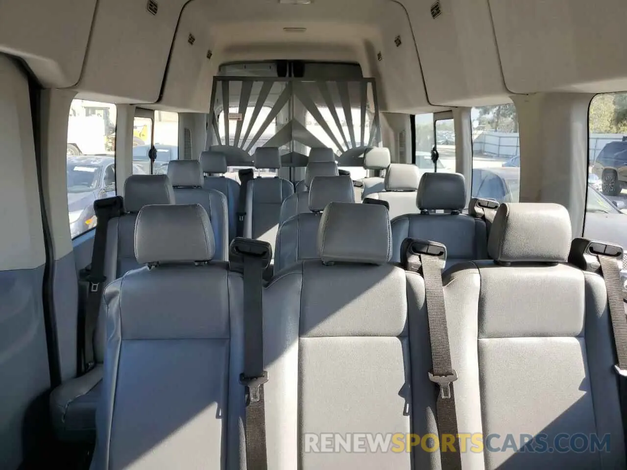 10 fotografías del automóvil dañado 1FBVU4XMXKKA49423 FORD TRANSIT 2019