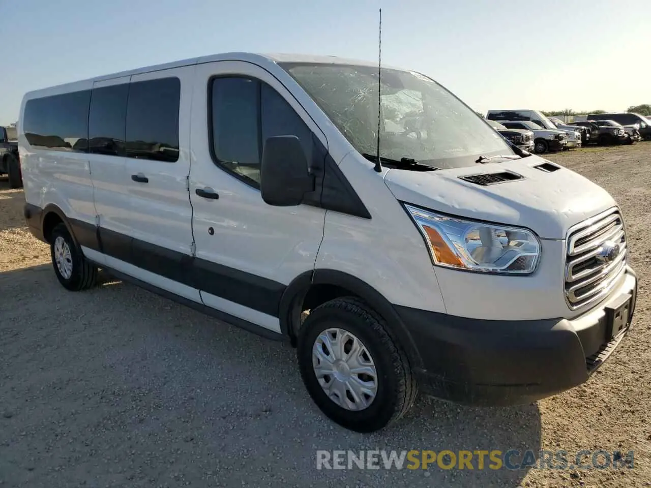 4 fotografías del automóvil dañado 1FBZX2ZM1KKB25105 FORD TRANSIT 2019