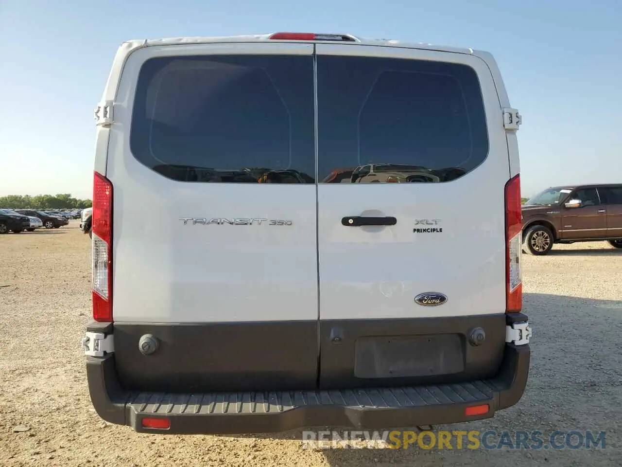 6 fotografías del automóvil dañado 1FBZX2ZM1KKB25105 FORD TRANSIT 2019