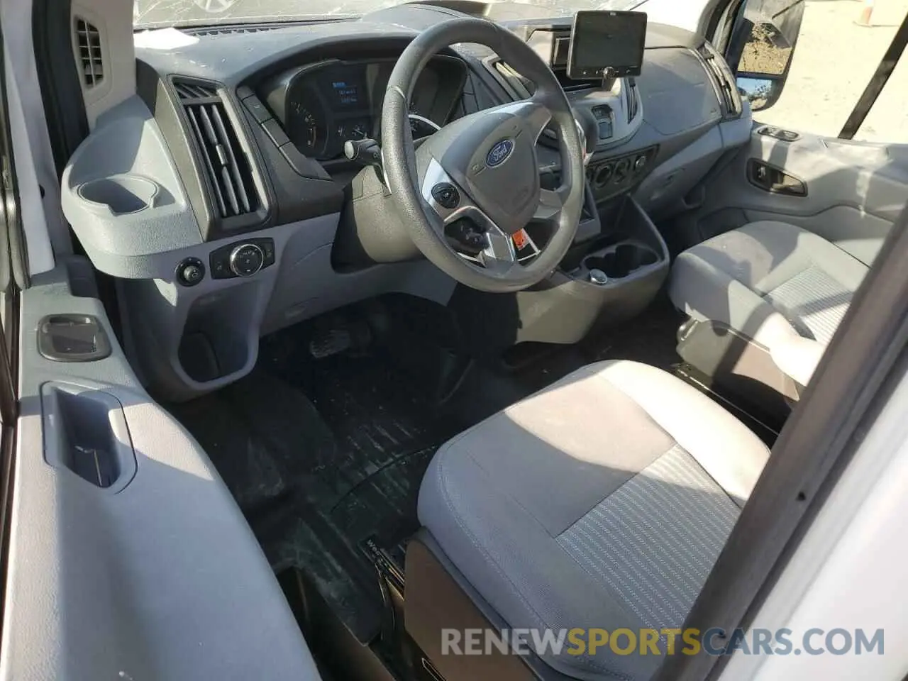 8 fotografías del automóvil dañado 1FBZX2ZM1KKB25105 FORD TRANSIT 2019