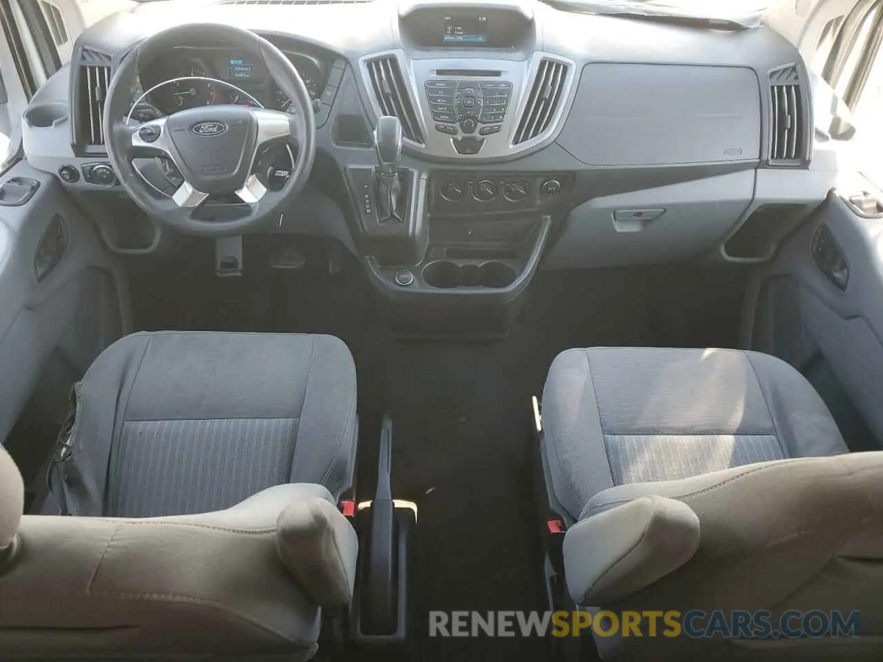 8 fotografías del automóvil dañado 1FMZK1CM0KKA25845 FORD TRANSIT 2019