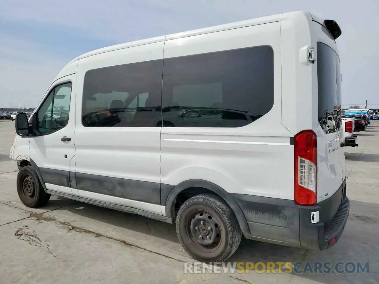 2 fotografías del automóvil dañado 1FMZK1CM5KKB04945 FORD TRANSIT 2019