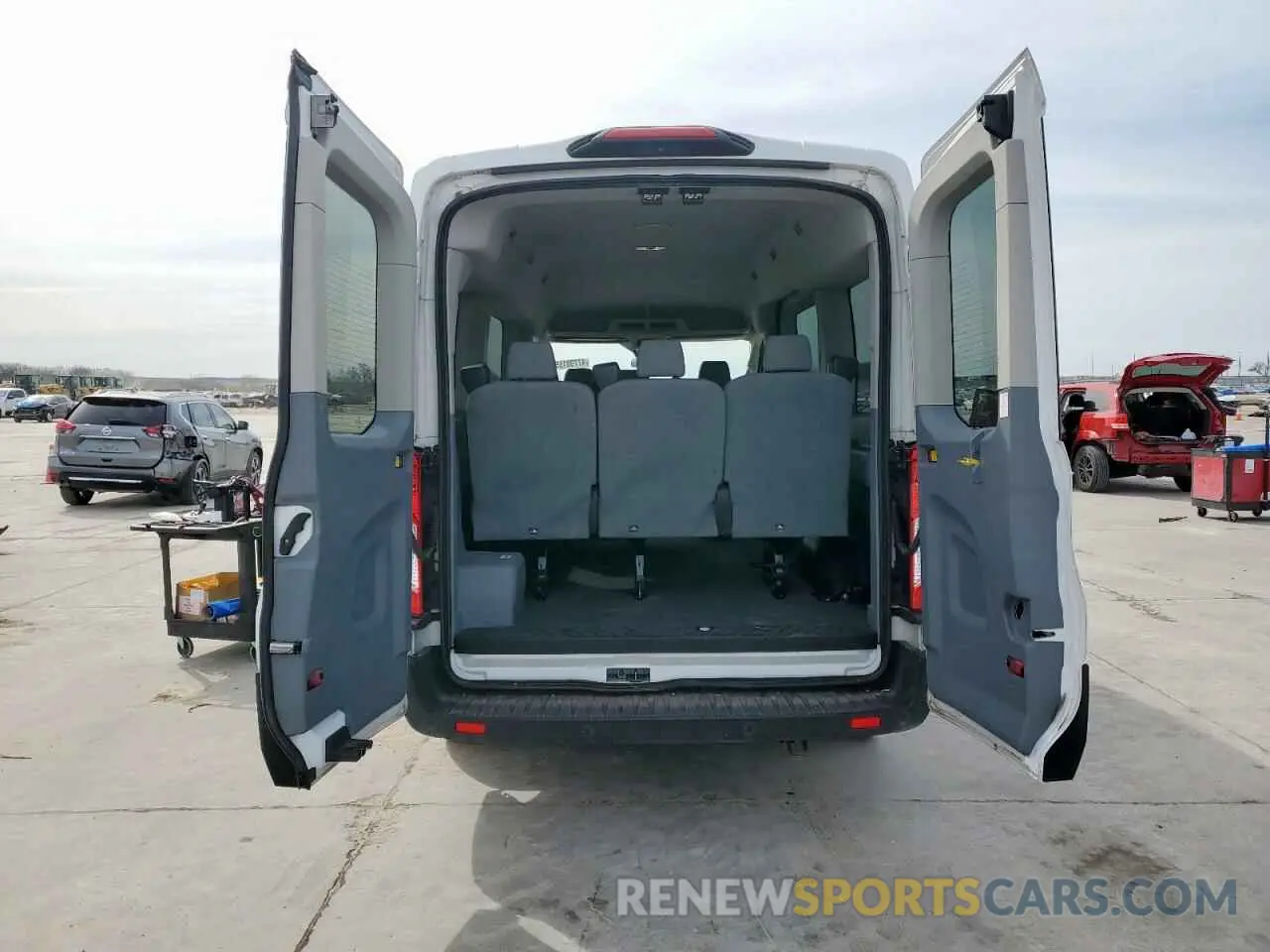 6 fotografías del automóvil dañado 1FMZK1CM5KKB04945 FORD TRANSIT 2019