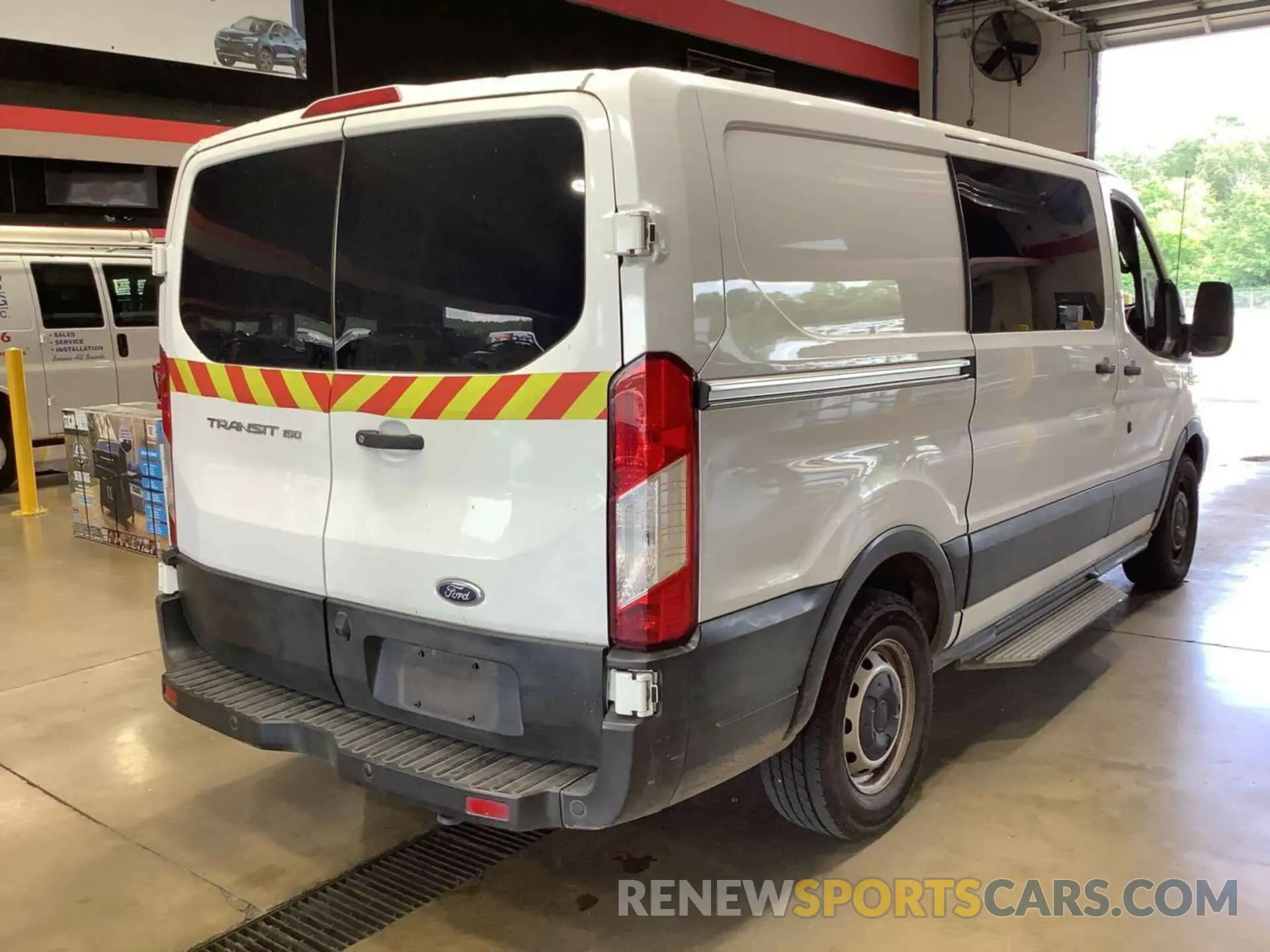 19 fotografías del automóvil dañado 1FTYE1YM5KKB28291 FORD TRANSIT 2019