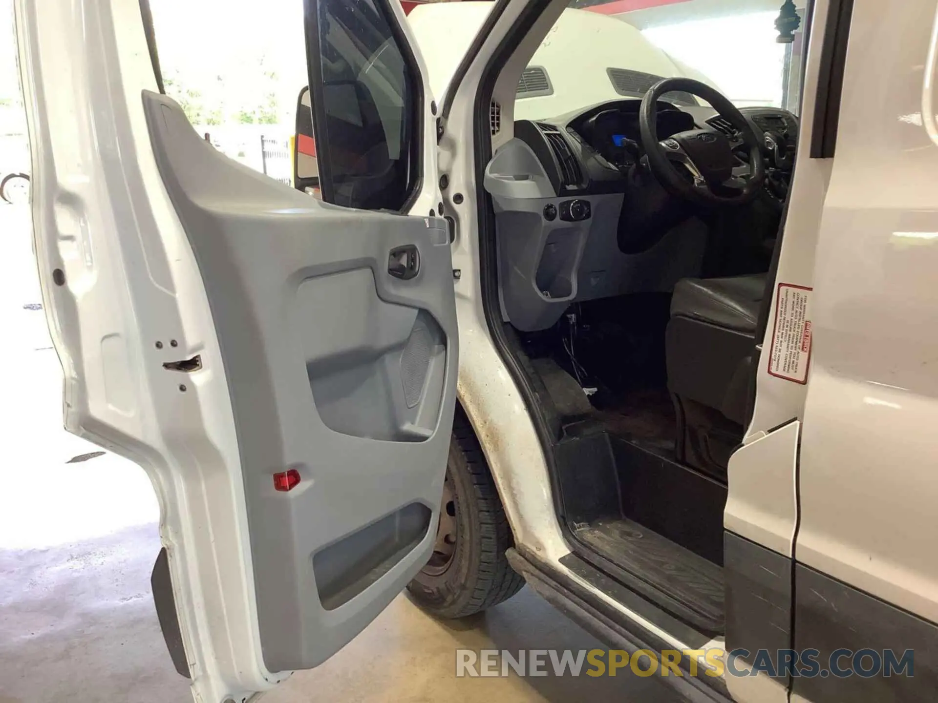 23 fotografías del automóvil dañado 1FTYE1YM5KKB28291 FORD TRANSIT 2019