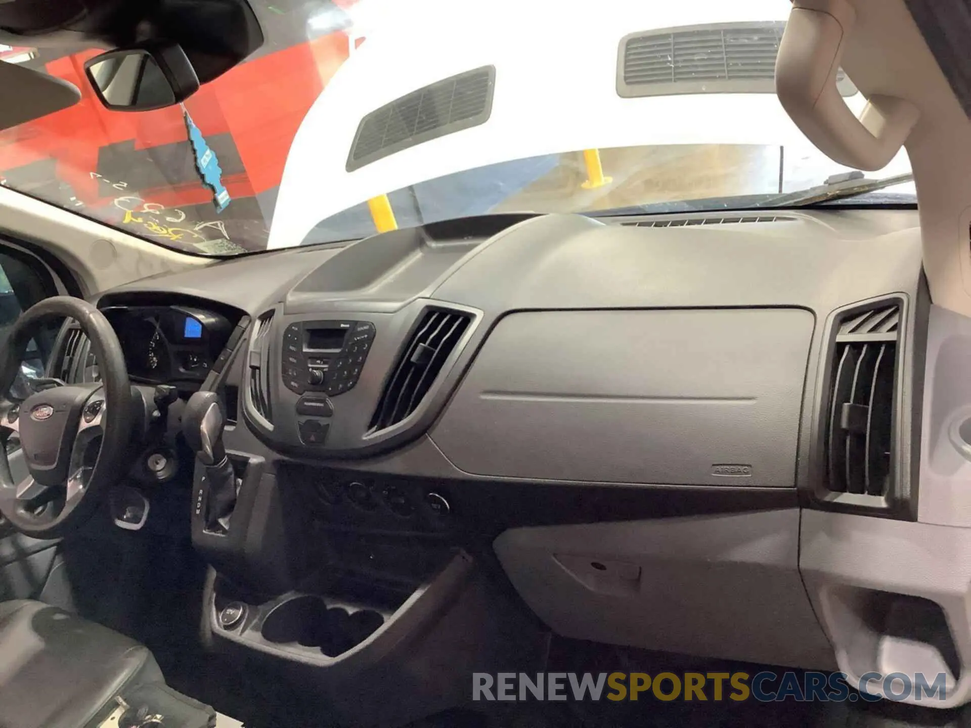 30 fotografías del automóvil dañado 1FTYE1YM5KKB28291 FORD TRANSIT 2019