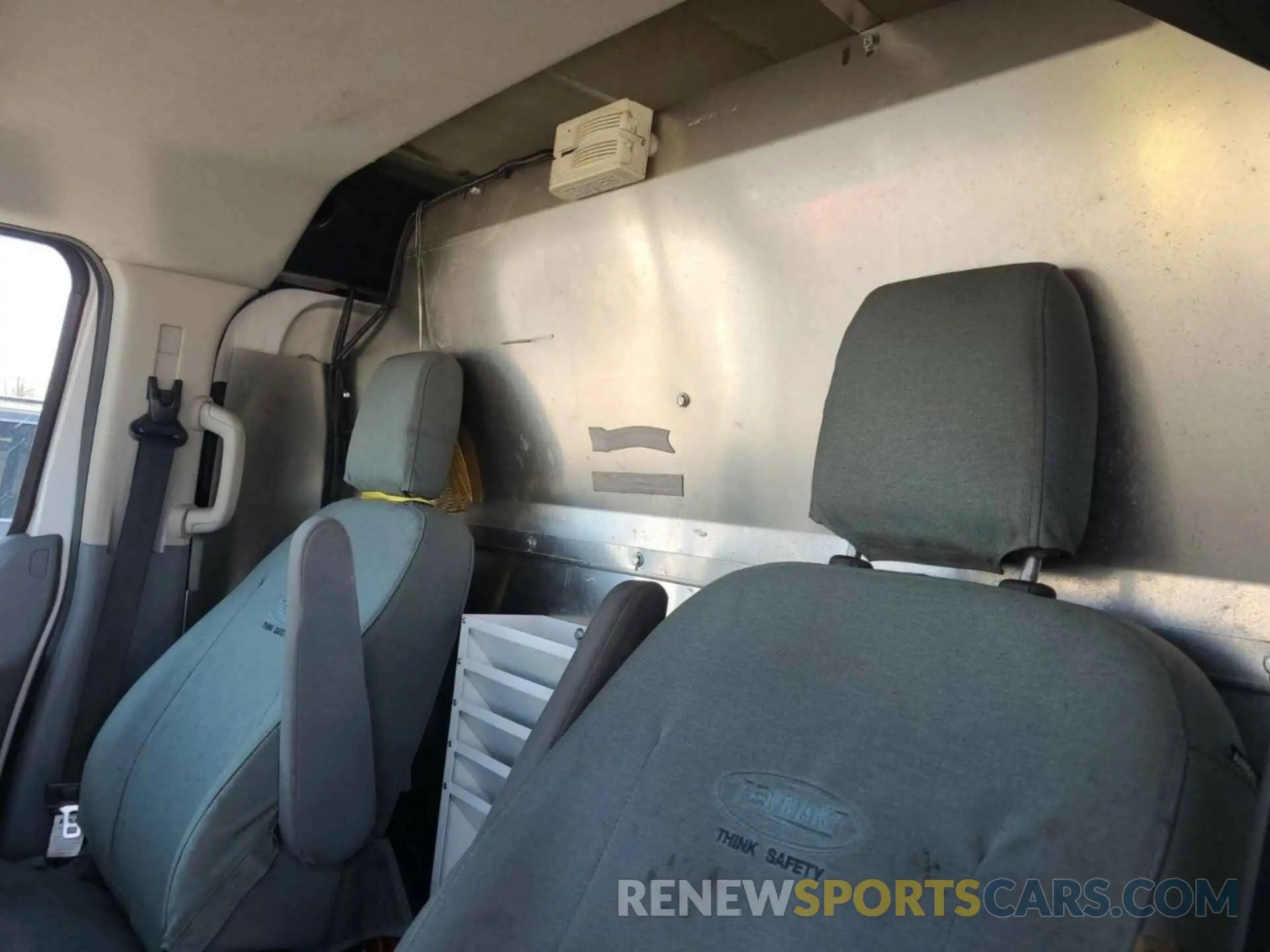 12 fotografías del automóvil dañado 1FTYE1YM9KKA80360 FORD TRANSIT 2019