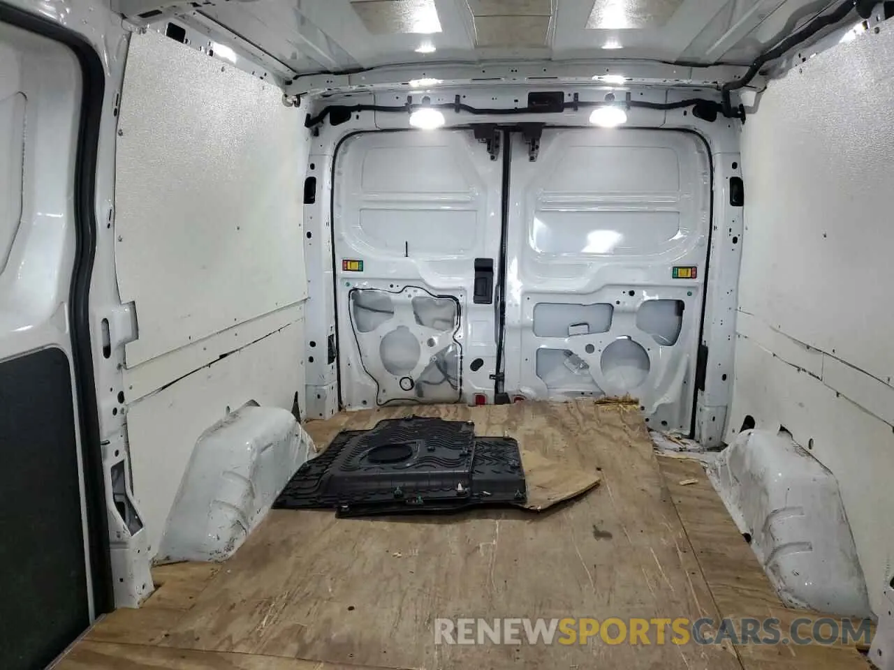 10 fotografías del automóvil dañado 1FTYE1YMXKKB70973 FORD TRANSIT 2019